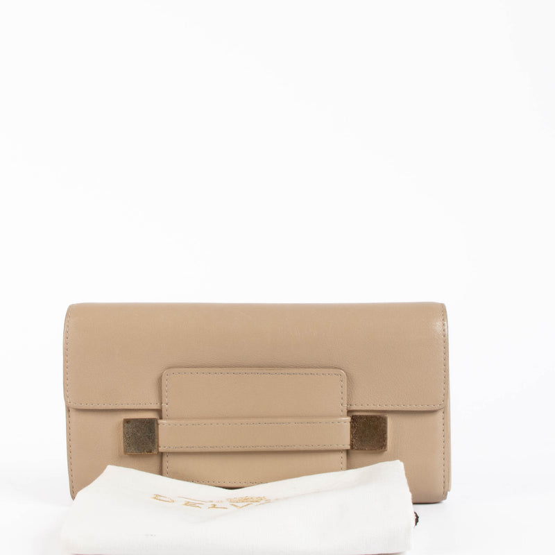 Shop this authentic Delvaux Beige Madame Wallet pre-loved on Labellov.com 