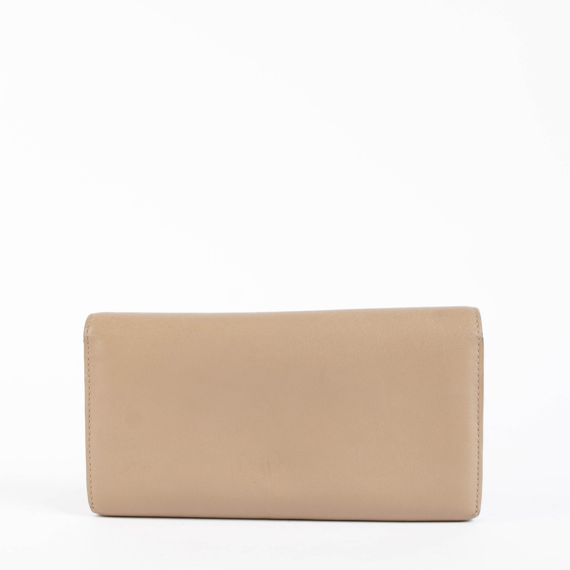 Shop this authentic Delvaux Beige Madame Wallet pre-loved on Labellov.com 