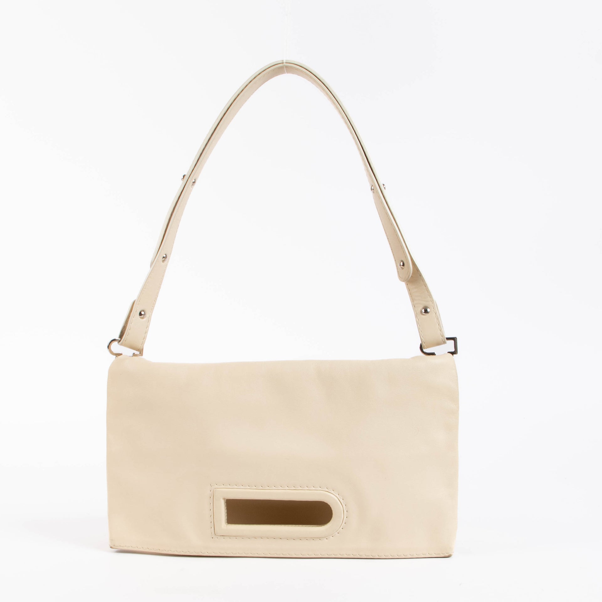 Shop this authentic Delvaux Ivory Destrier Souple Ame Libre Shoulder bag pre-loved on labellov.com 