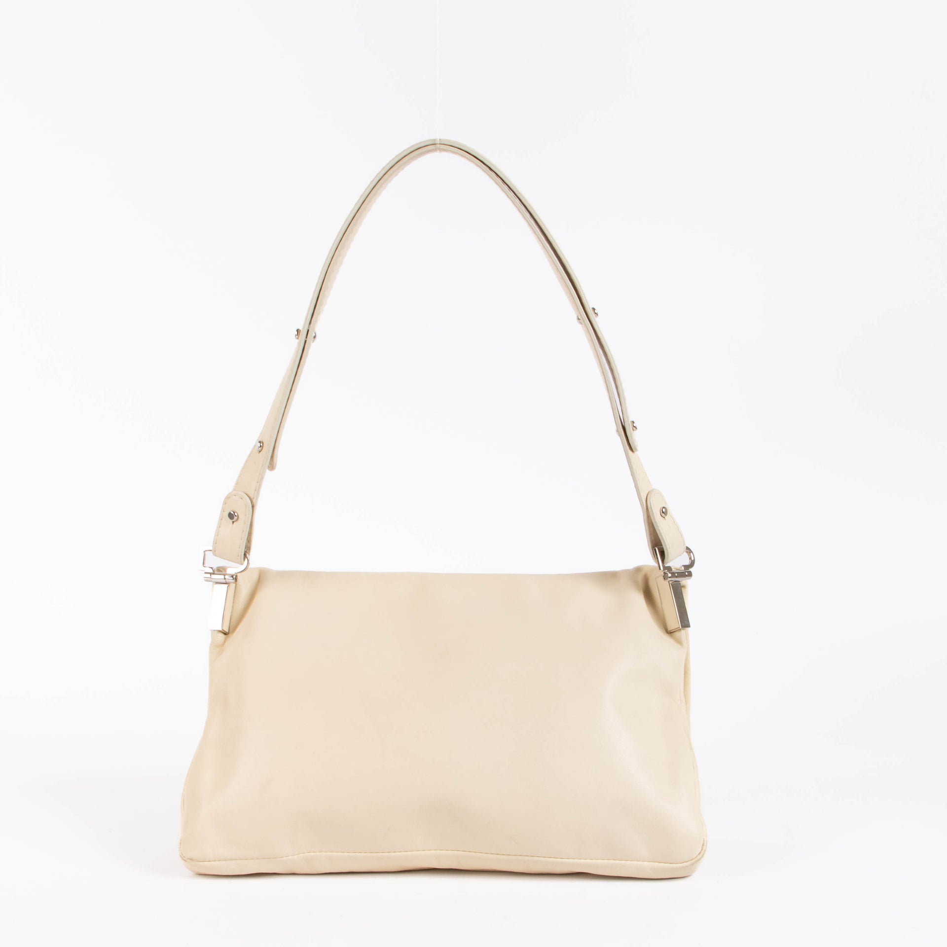 Shop this authentic Delvaux Ivory Destrier Souple Ame Libre Shoulder bag pre-loved on labellov.com 