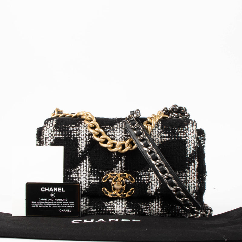 Chanel Black/White Houndstooth Tweed Small Chanel 19 Bag