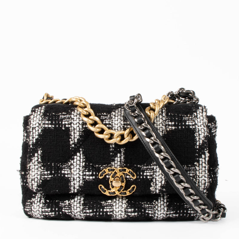 Chanel Black/White Houndstooth Tweed Small Chanel 19 Bag