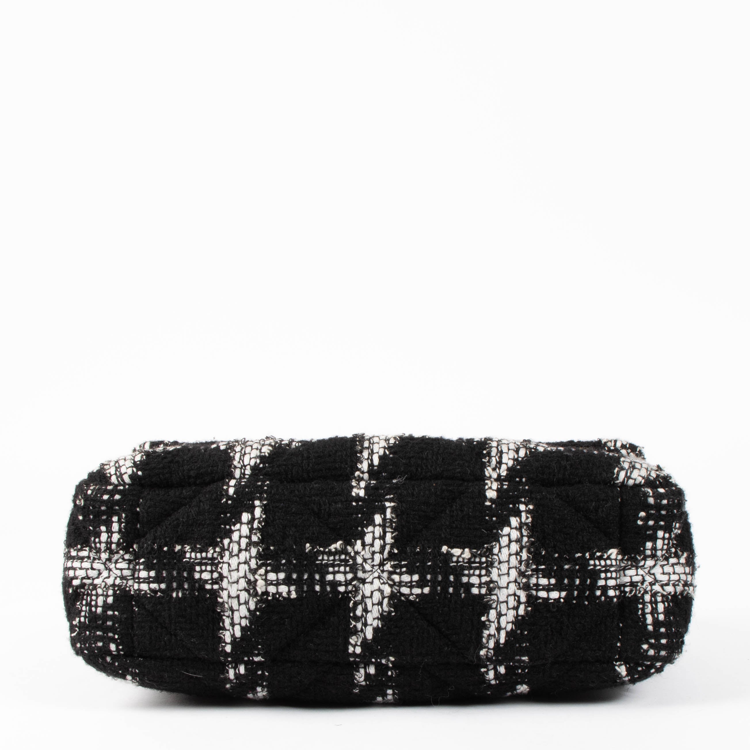 Chanel Black/White Houndstooth Tweed Small Chanel 19 Bag – Labellov