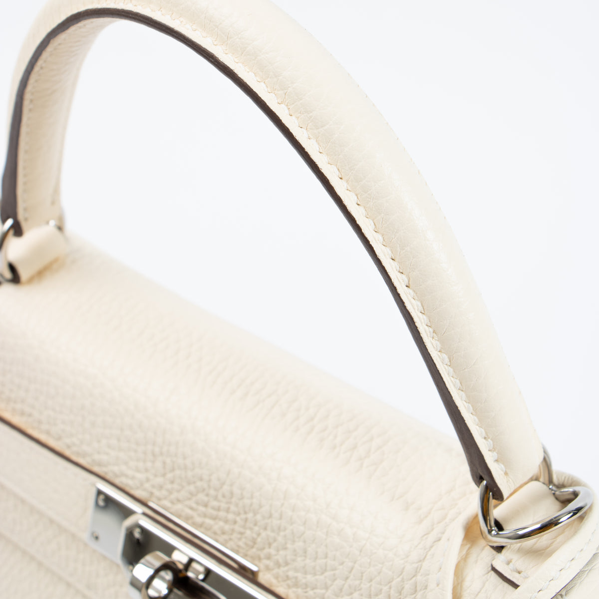 Hermès Kelly 28 Nata Clemence PHW
