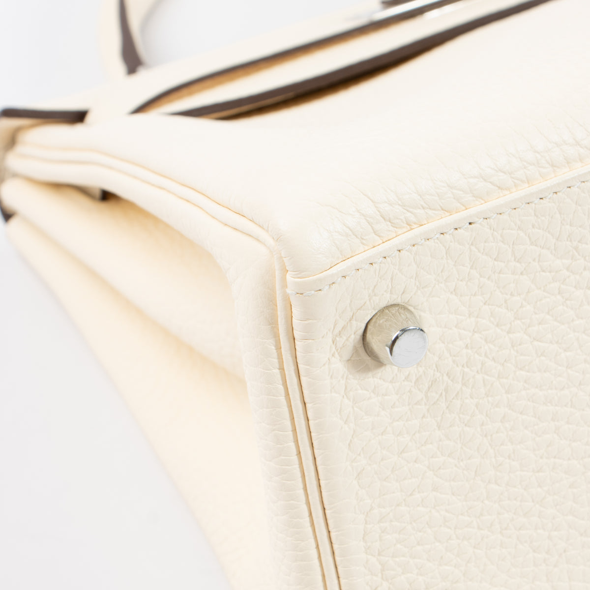 Hermès Kelly 28 Nata Clemence PHW