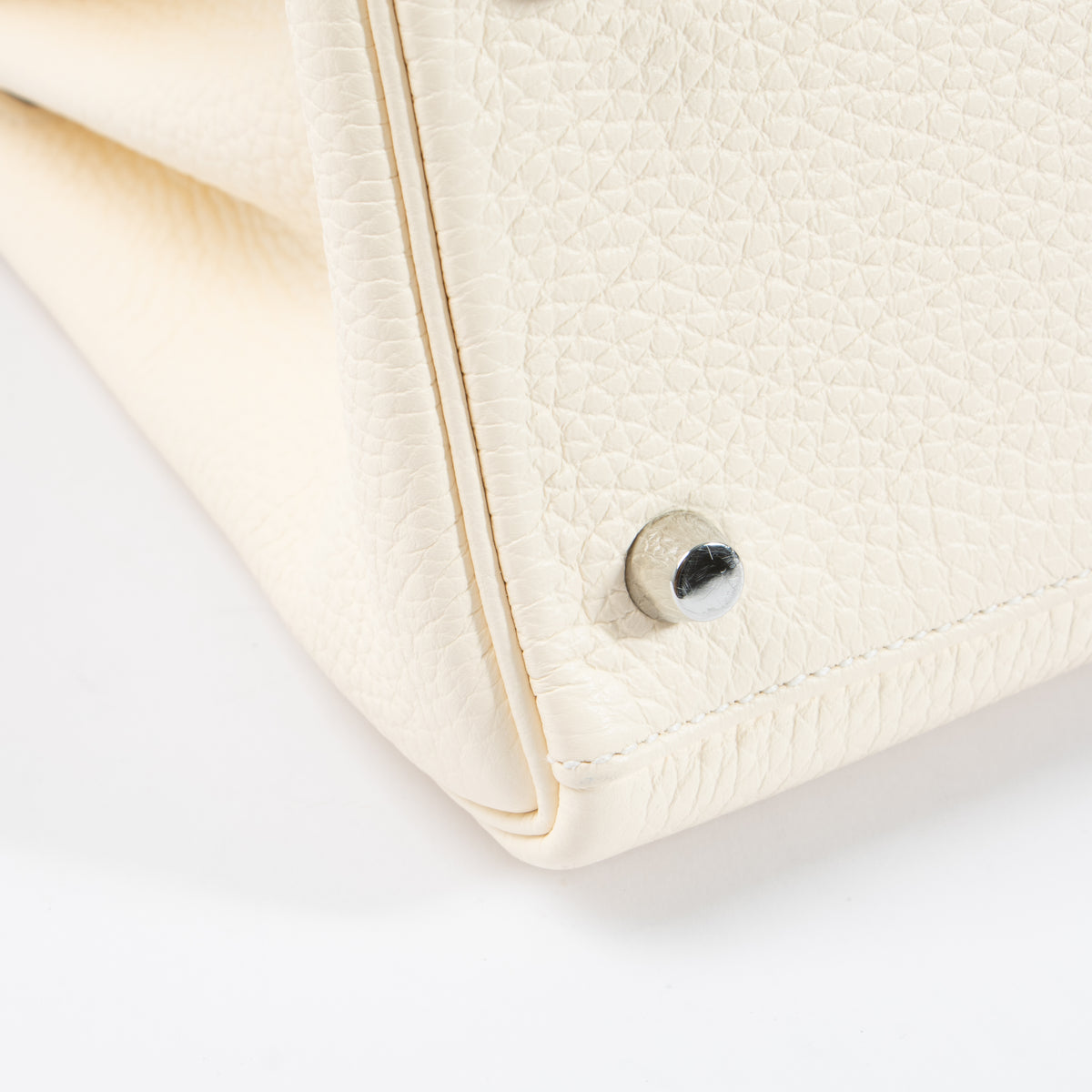 Hermès Kelly 28 Nata Clemence PHW