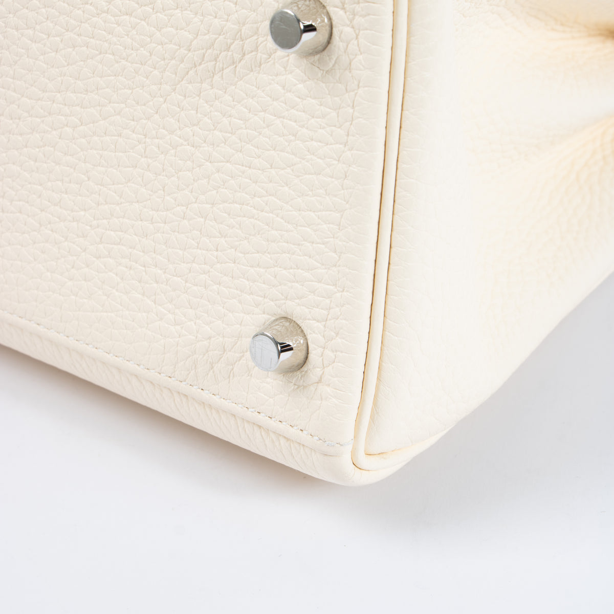 Hermès Kelly 28 Nata Clemence PHW