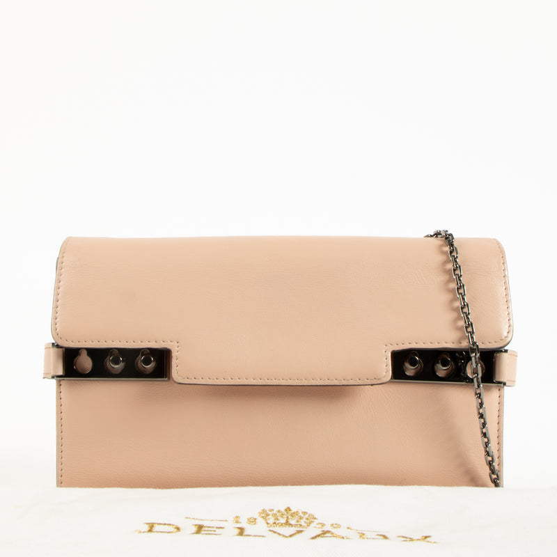 Shop the authentic Delvaux Nude Souple Calf Tempête Clutch on Labellov.com !