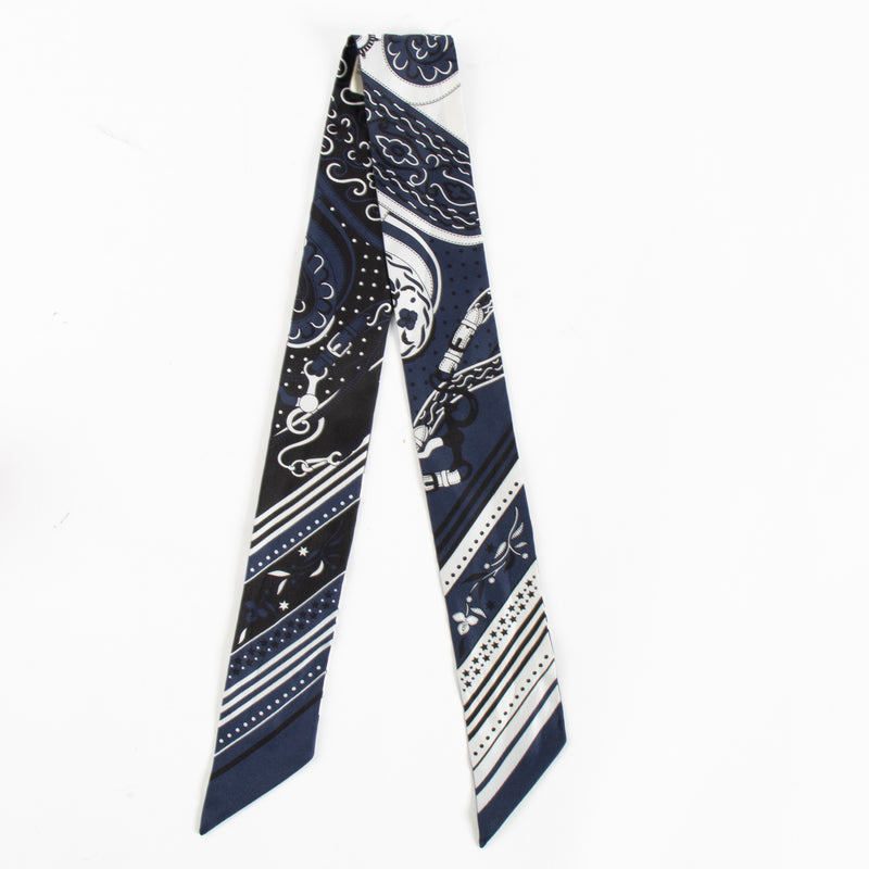 Shop the authentic Hermès Dark Blue Multicolour Silk Twilly on Labellov.com !