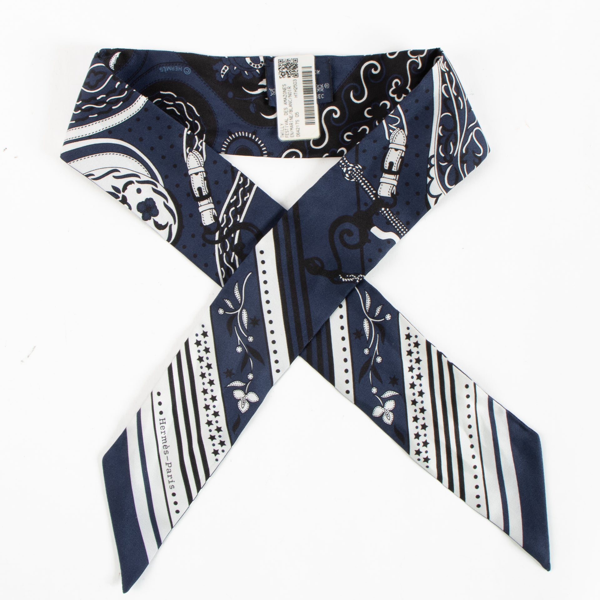 Shop the authentic Hermès Dark Blue Multicolour Silk Twilly on Labellov.com !