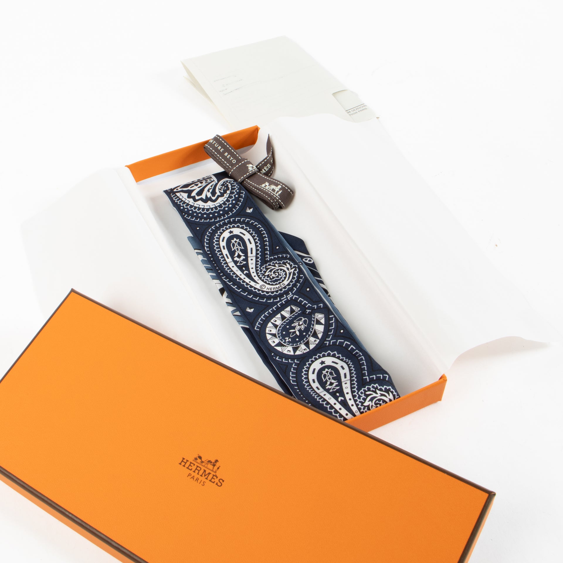 Shop the authentic Hermès Dark Light Multicolour Silk Twilly on Labellov.com !