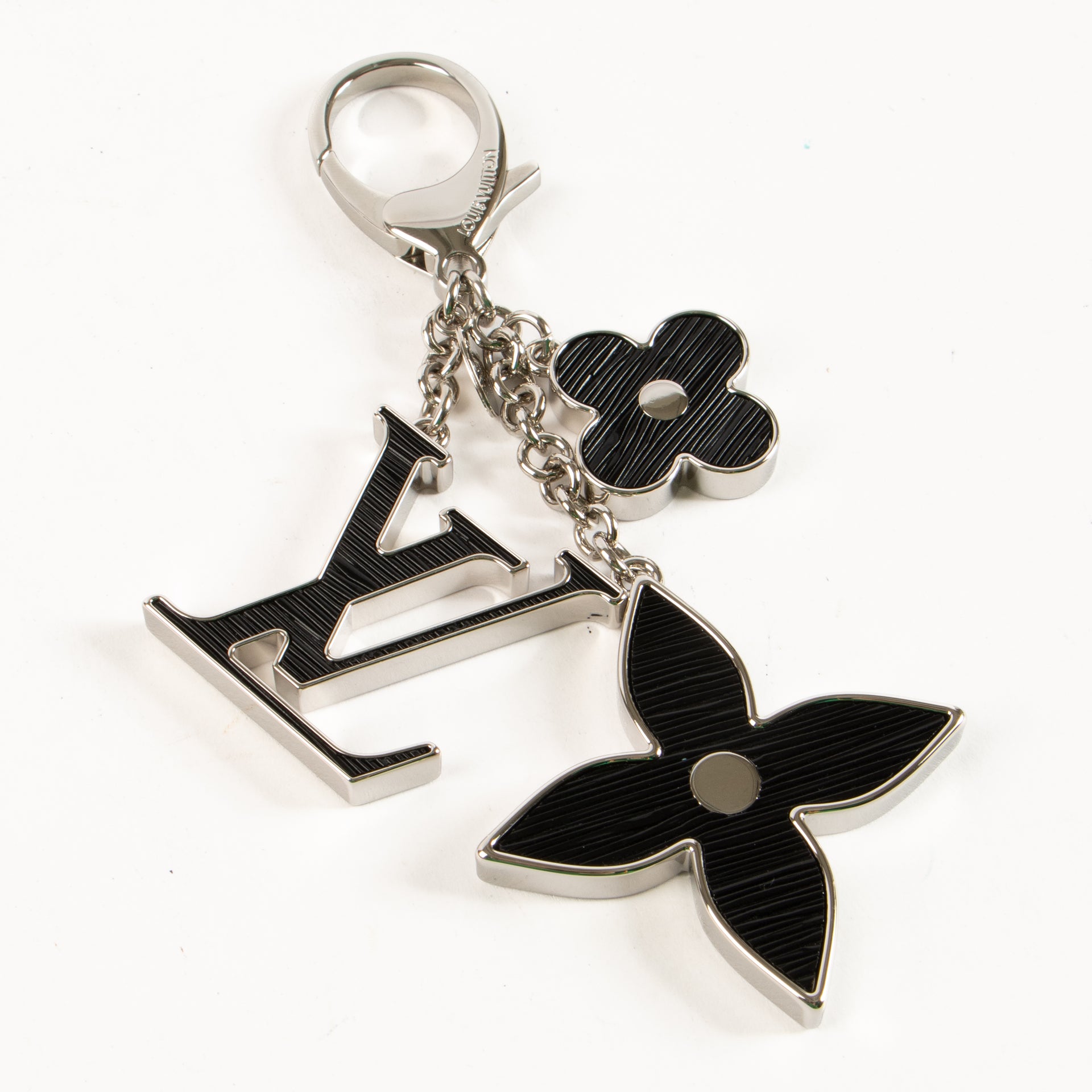 Shop the authentic Louis Vuitton Black Silver Charm on Labellov.com !