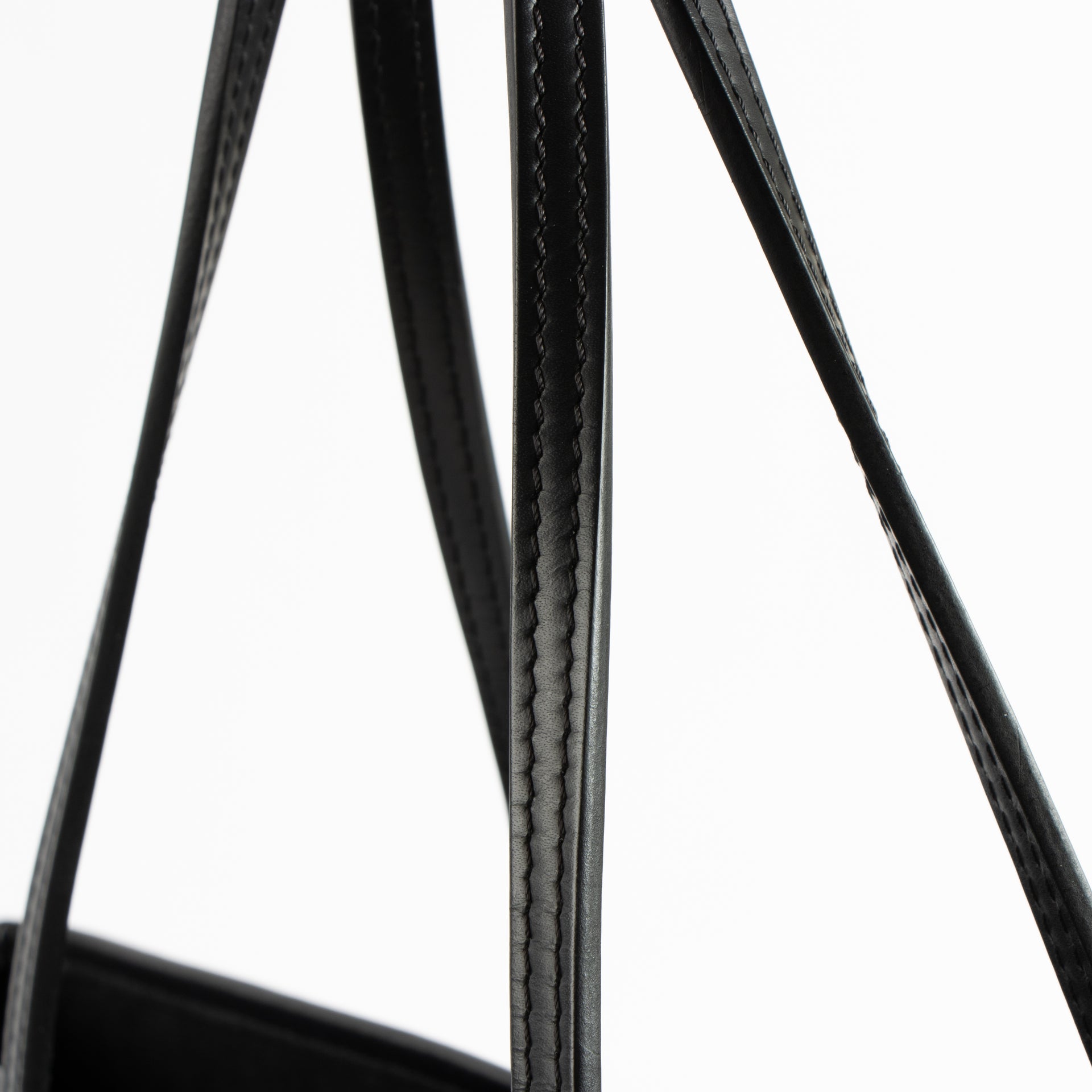 Shop the authentic Louis Vuitton Black Epi Neverfull MM Bag on Labellov.com !