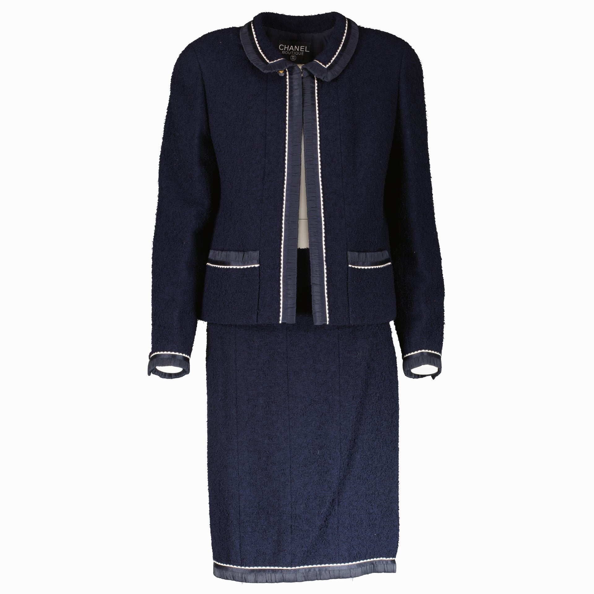 Shop the authentic Chanel 94 P Blue Tweed Jacket/Skirt Set - FR 40 second hand on Labellov.com