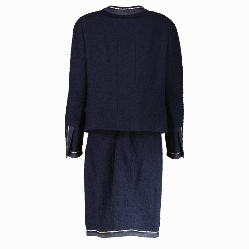 Shop the authentic Chanel 94 P Blue Tweed Jacket/Skirt Set - FR 40 second hand on Labellov.com