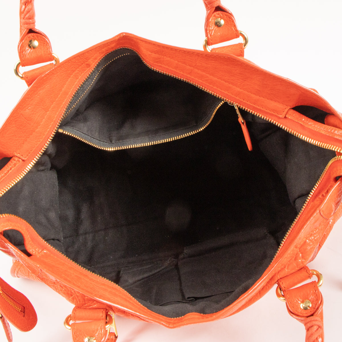 Shop this authentic Balenciaga Vermillon Arena Giant 12 Medium City Bag pre-loved on Labellov.com