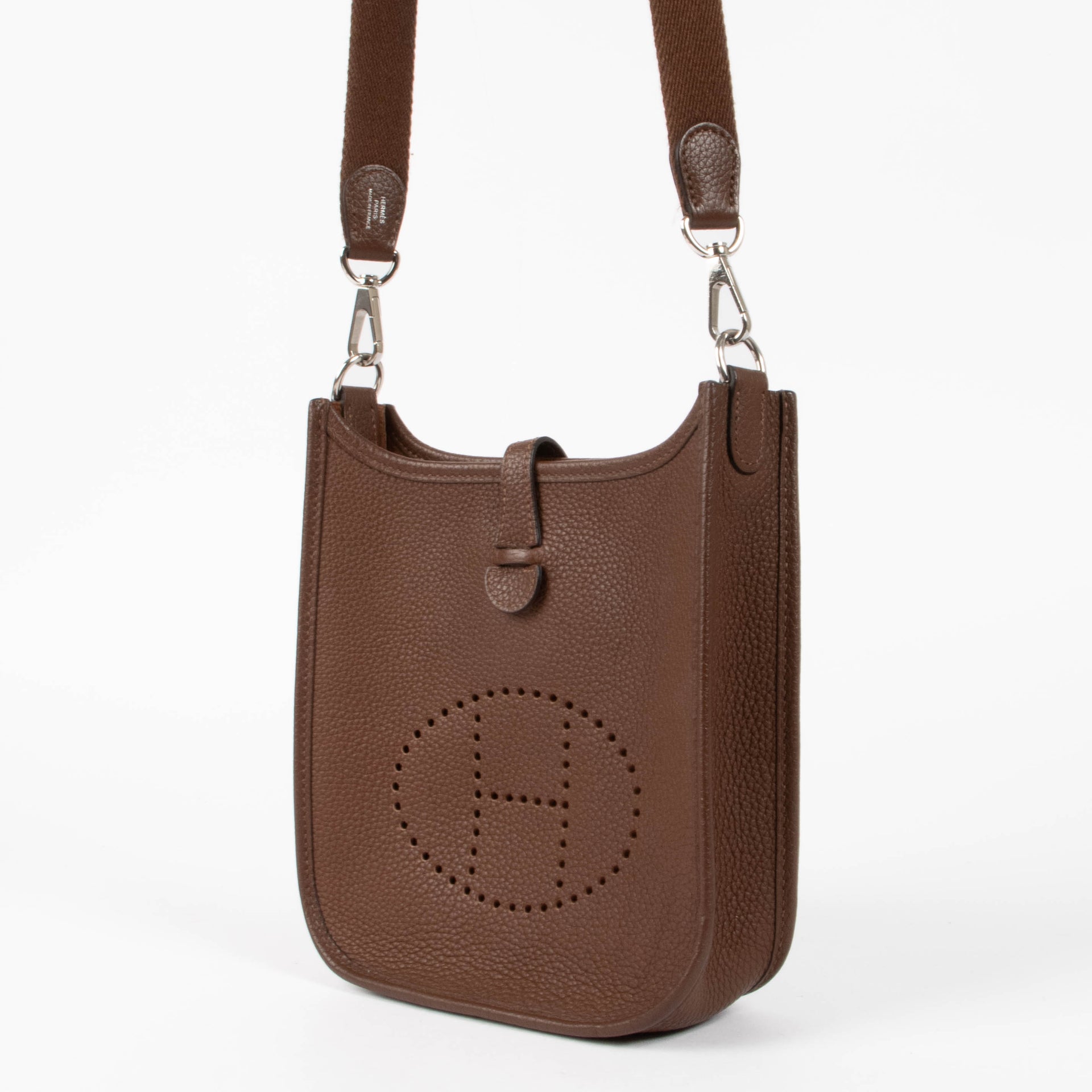 Shop this authentic Hermes Evelyne 16 Cacao Clemence PHW pre-loved on Labellov.com 