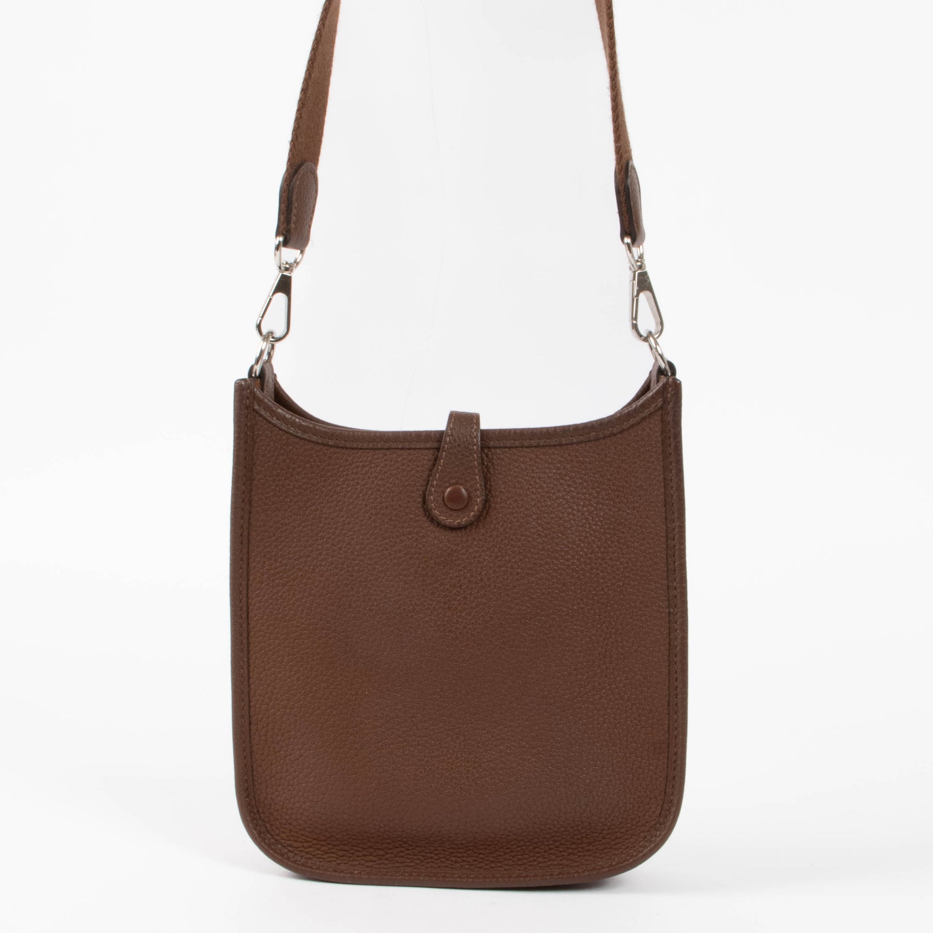 Shop this authentic Hermes Evelyne 16 Cacao Clemence PHW pre-loved on Labellov.com 