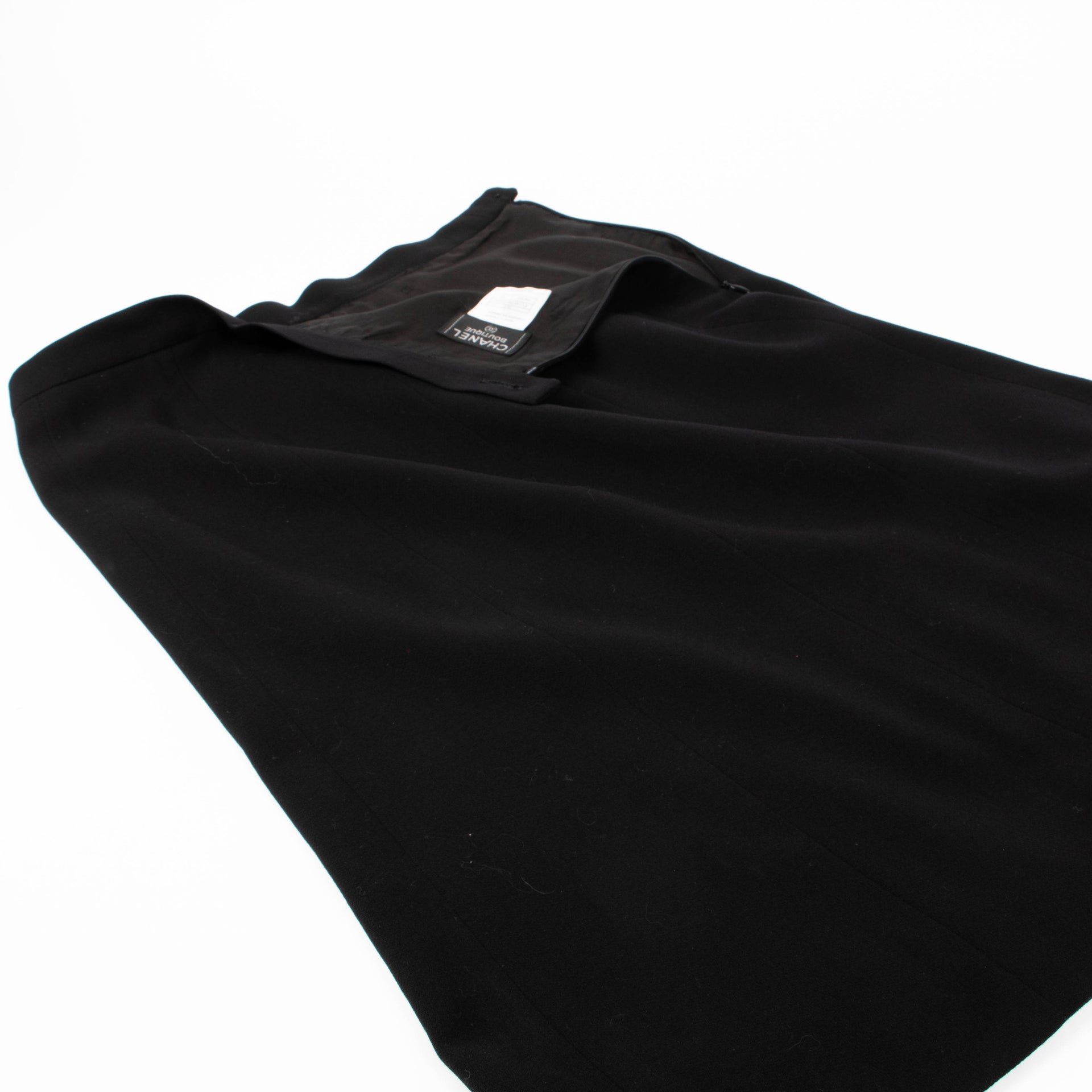 Shop this authentic Chanel Setup Suit Skirt Black 1998 pre-loved on Labellov.com 