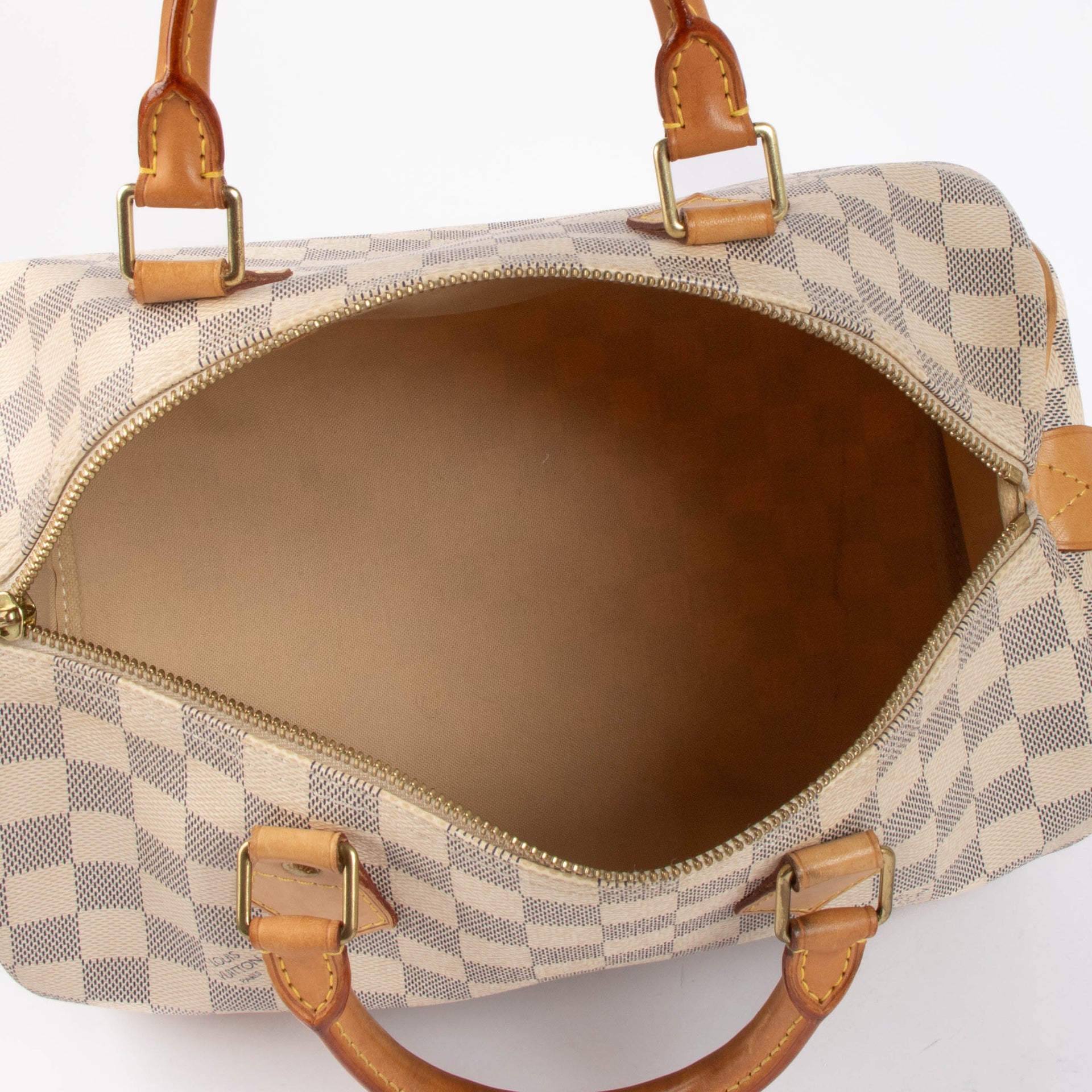 Shop this authentic Louis Vuitton Damier Azur Speedy 30 pre-loved on Labellov.com