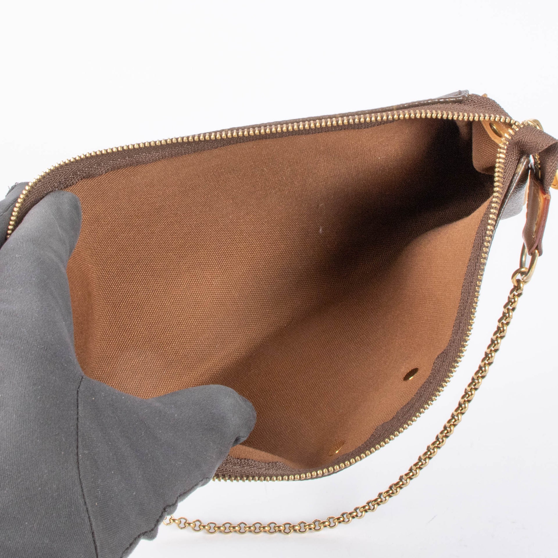 Shop this authentic Louis Vuitton Monogram Eva Clutch pre-loved on Labellov.com