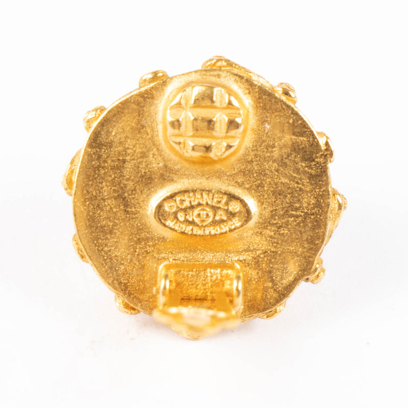 Shop these authentic Chanel 91A Gold Vintage CC Fantasy Pearl Clip-On Earrings pre-loved on Labellov.com