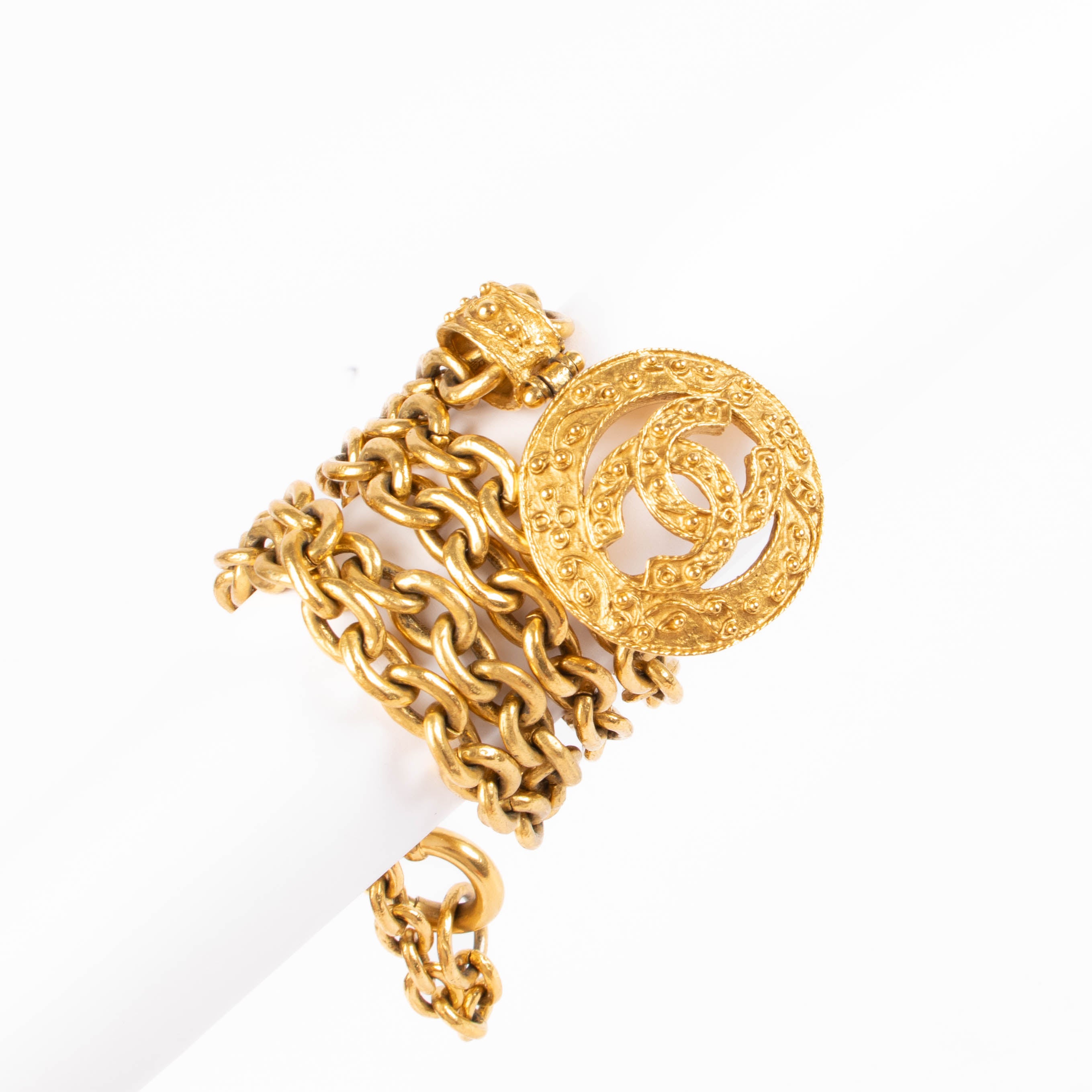 Chanel 94A Gold Plated Vintage CC Necklace – Labellov