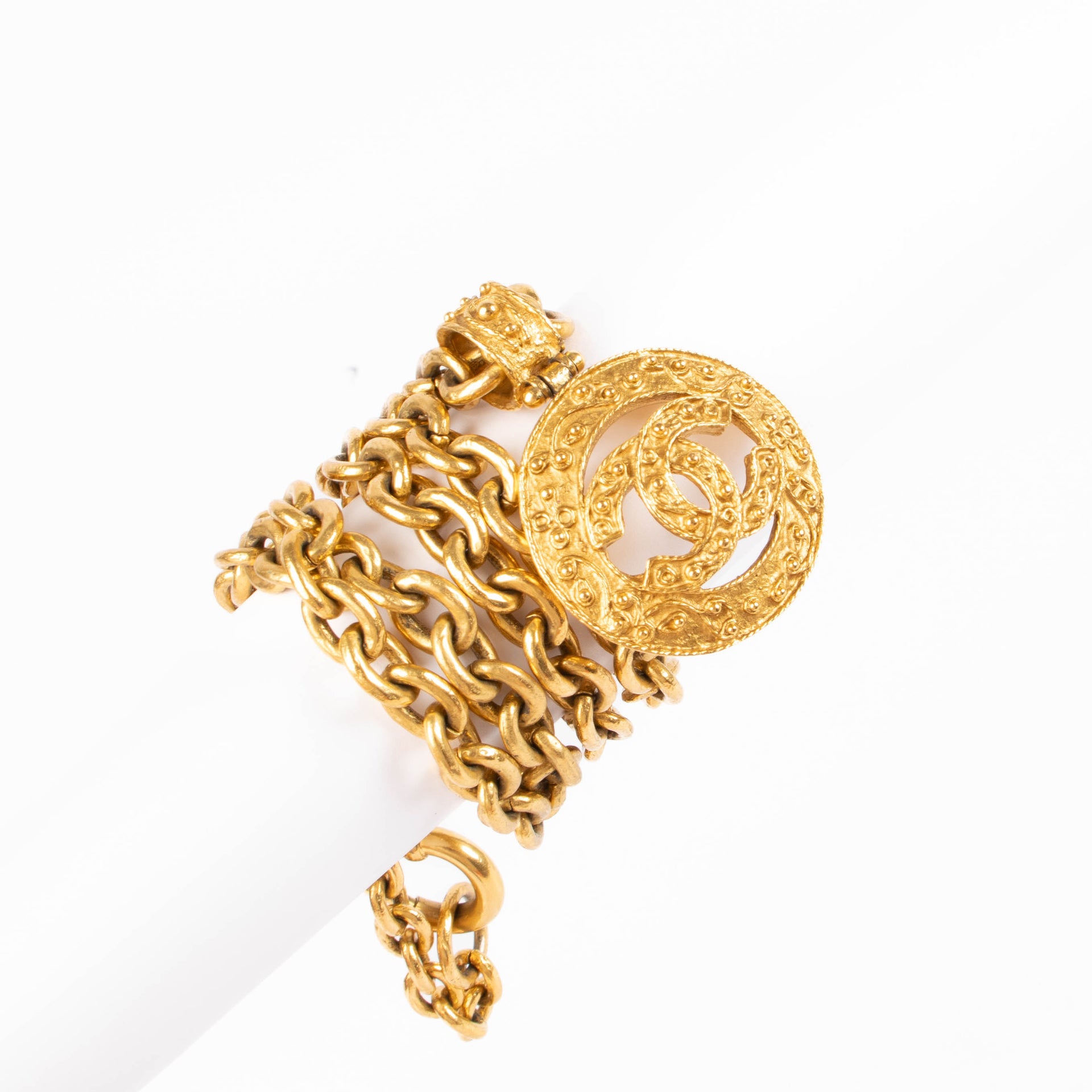 Shop this authentic Chanel 94A Gold Plated Vintage CC Necklace pre-loved on Labellov.com