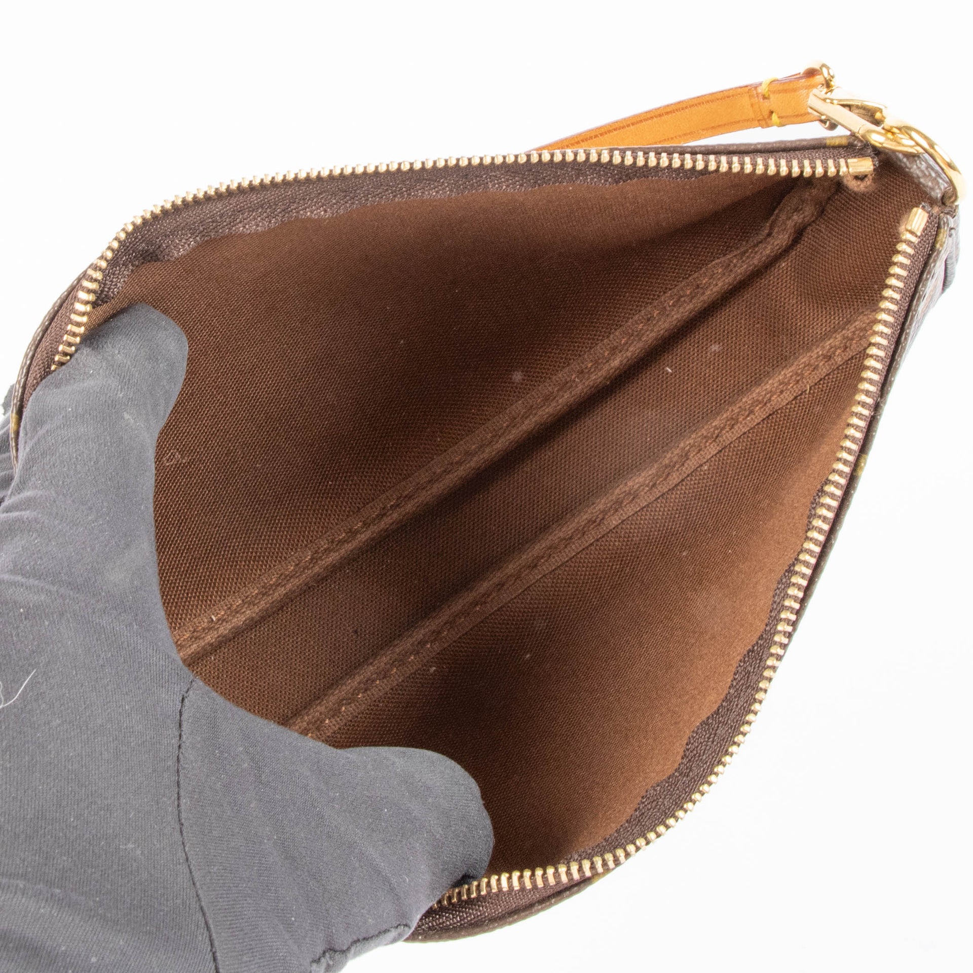 Shop this authentic Louis Vuitton Monogram Pochette Accessoires pre-loved on Labellov.com