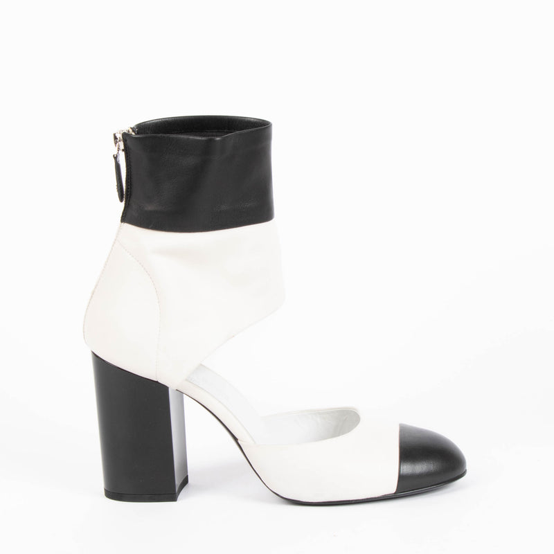 Chanel 17S Black/White Cut-Out Ankle Boots - Size 40.5