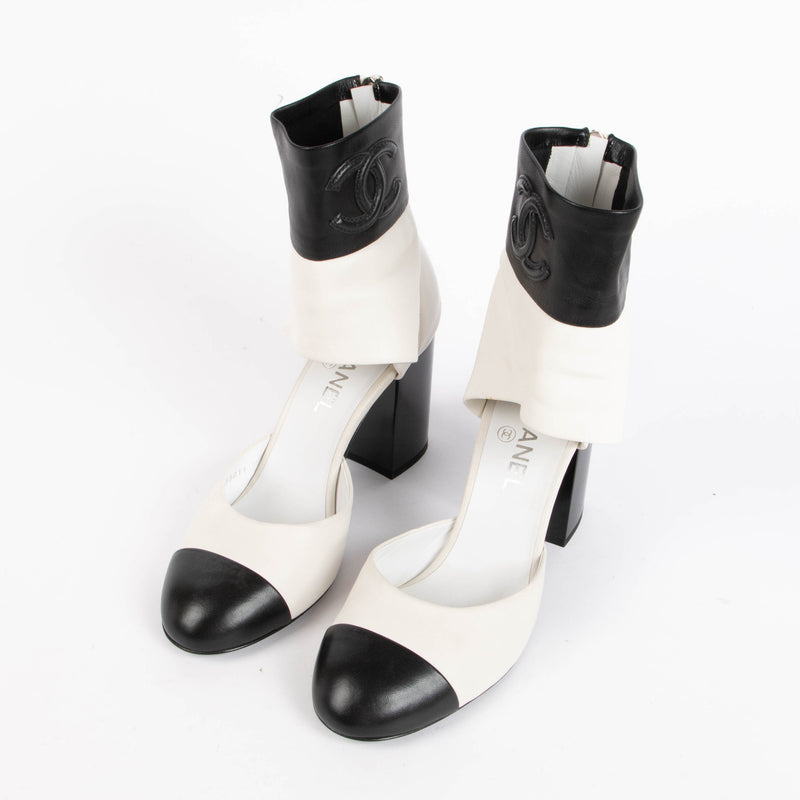 Chanel 17S Black/White Cut-Out Ankle Boots - Size 40.5