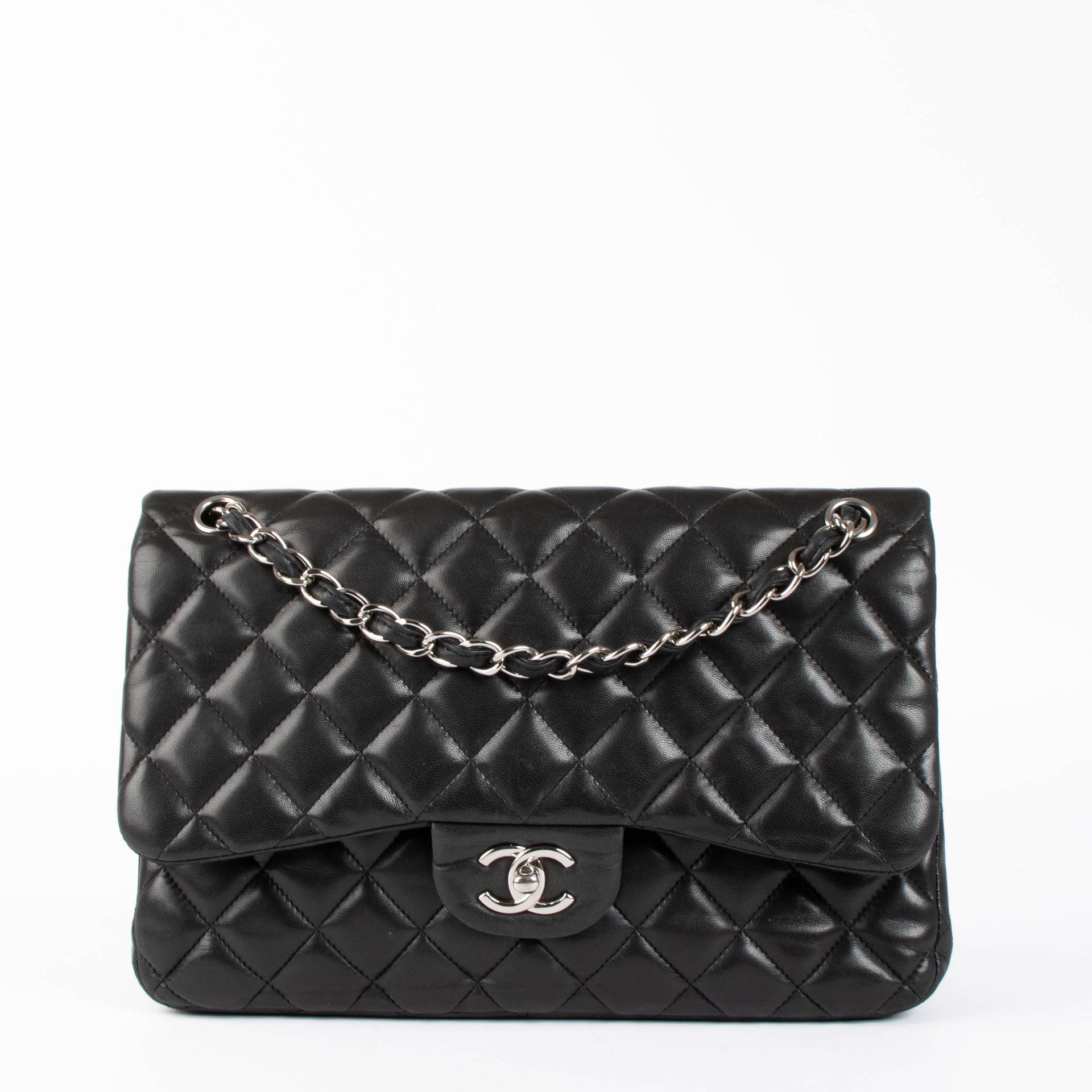 Shop the authentic Chanel Black Jumbo Classic Flap Bag second hand on Labellov.com