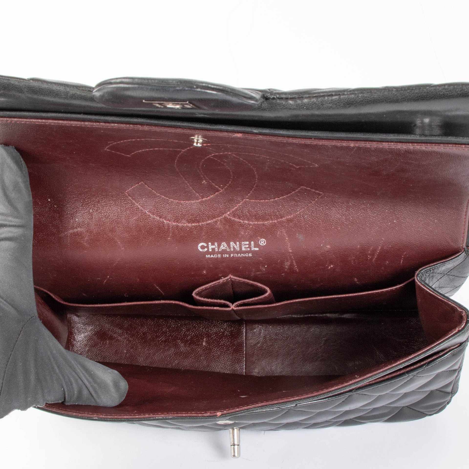 Shop the authentic Chanel Black Jumbo Classic Flap Bag second hand on Labellov.com