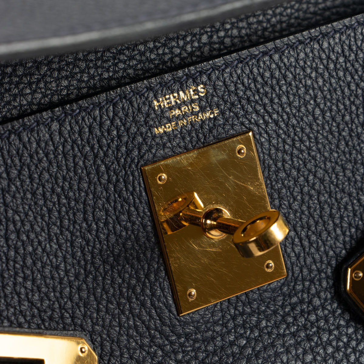 Hermes Kelly 28 Bleu Nuit Togo GHW