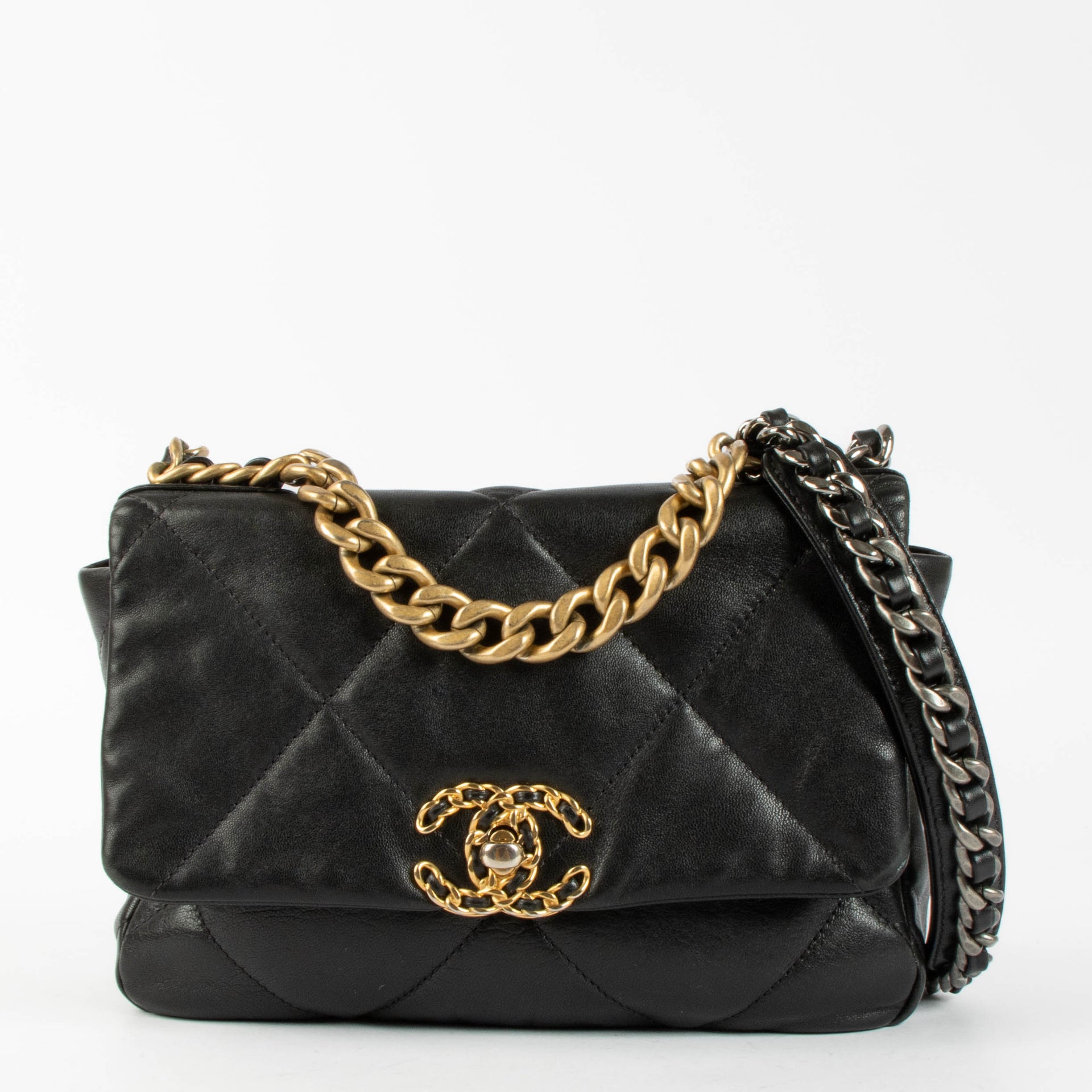 Shop the authentic Chanel Black Goatskin Small Chanel 19 Bag second hand on Labellov.com