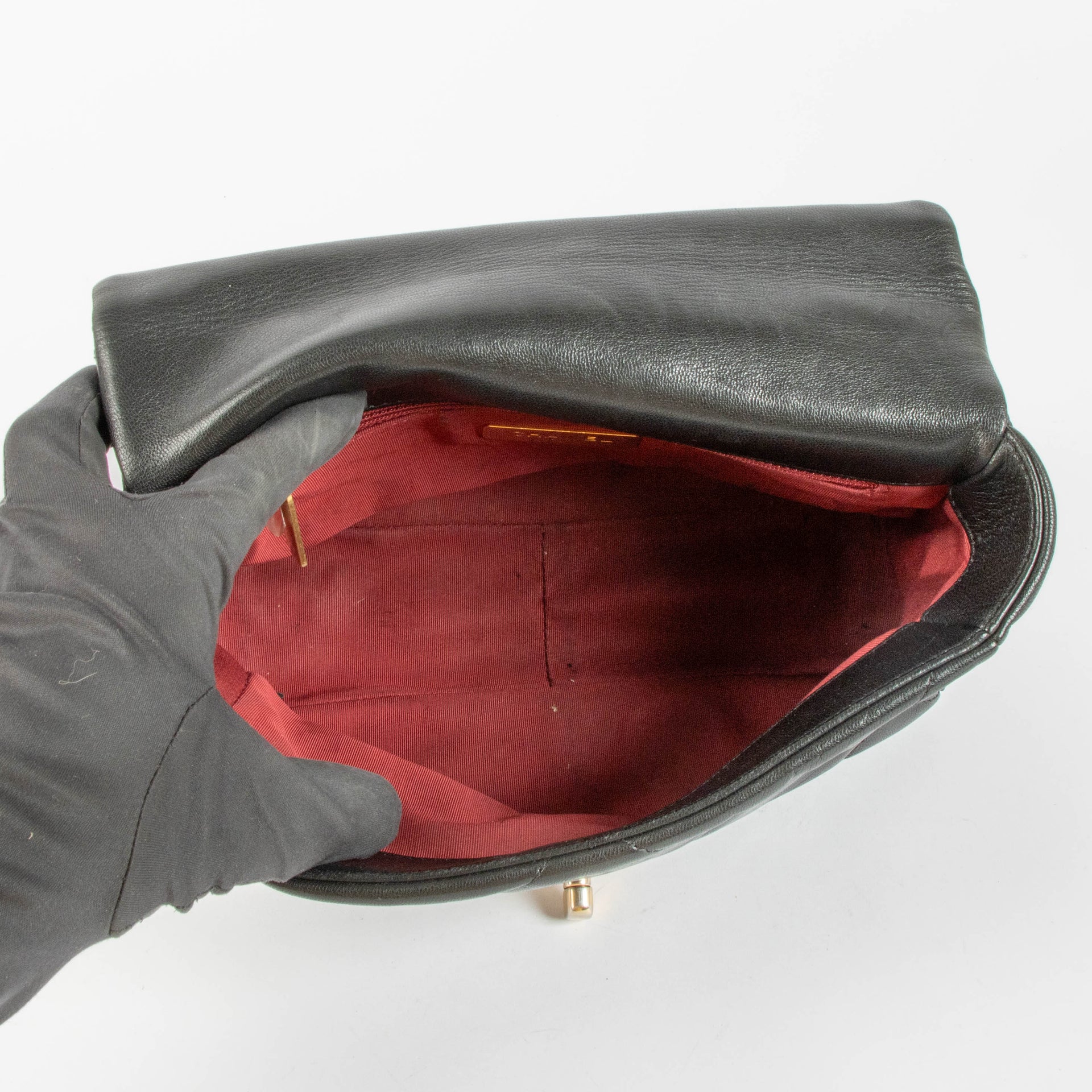 Shop the authentic Chanel Black Goatskin Small Chanel 19 Bag second hand on Labellov.com