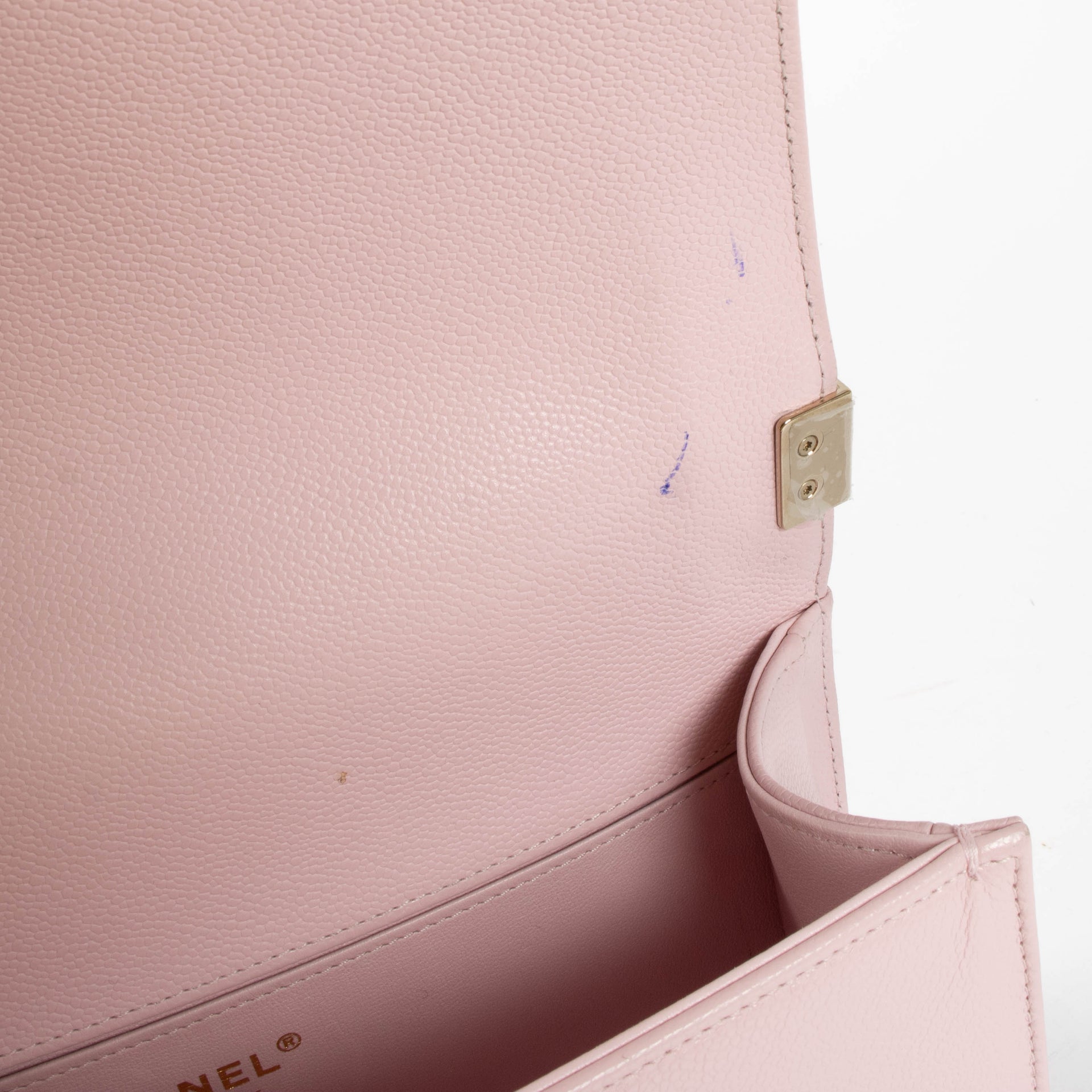 Shop the authentic Chanel Pink Caviar Medium Boy Chanel Bag second hand on Labellov.com