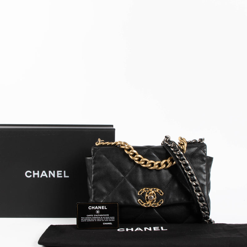 Shop the authentic Chanel Black Goatskin Small Chanel 19 Bag second hand on Labellov.com