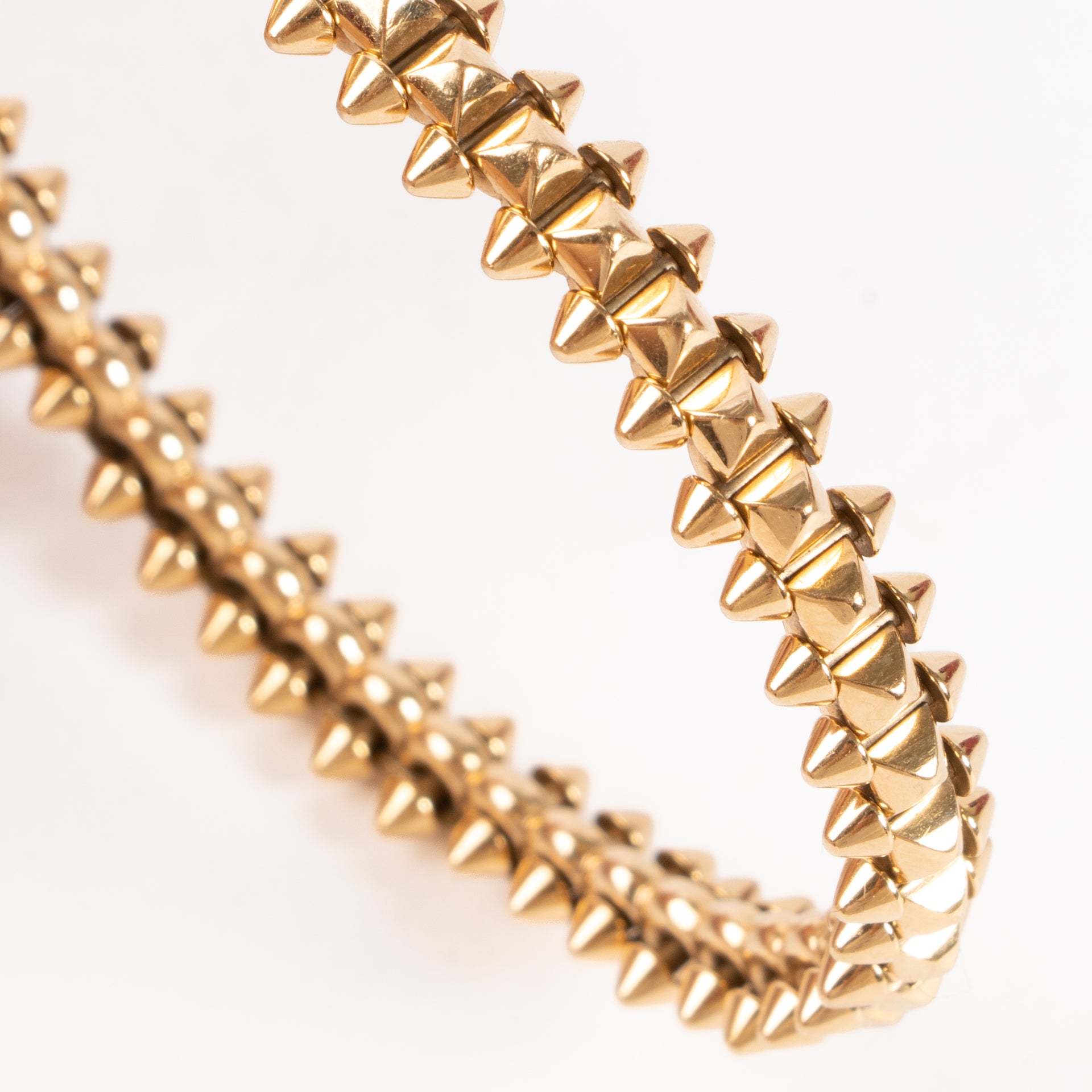 Shop the authentic Cartier Yellow Gold Clash Bracelet on Labellov.com !