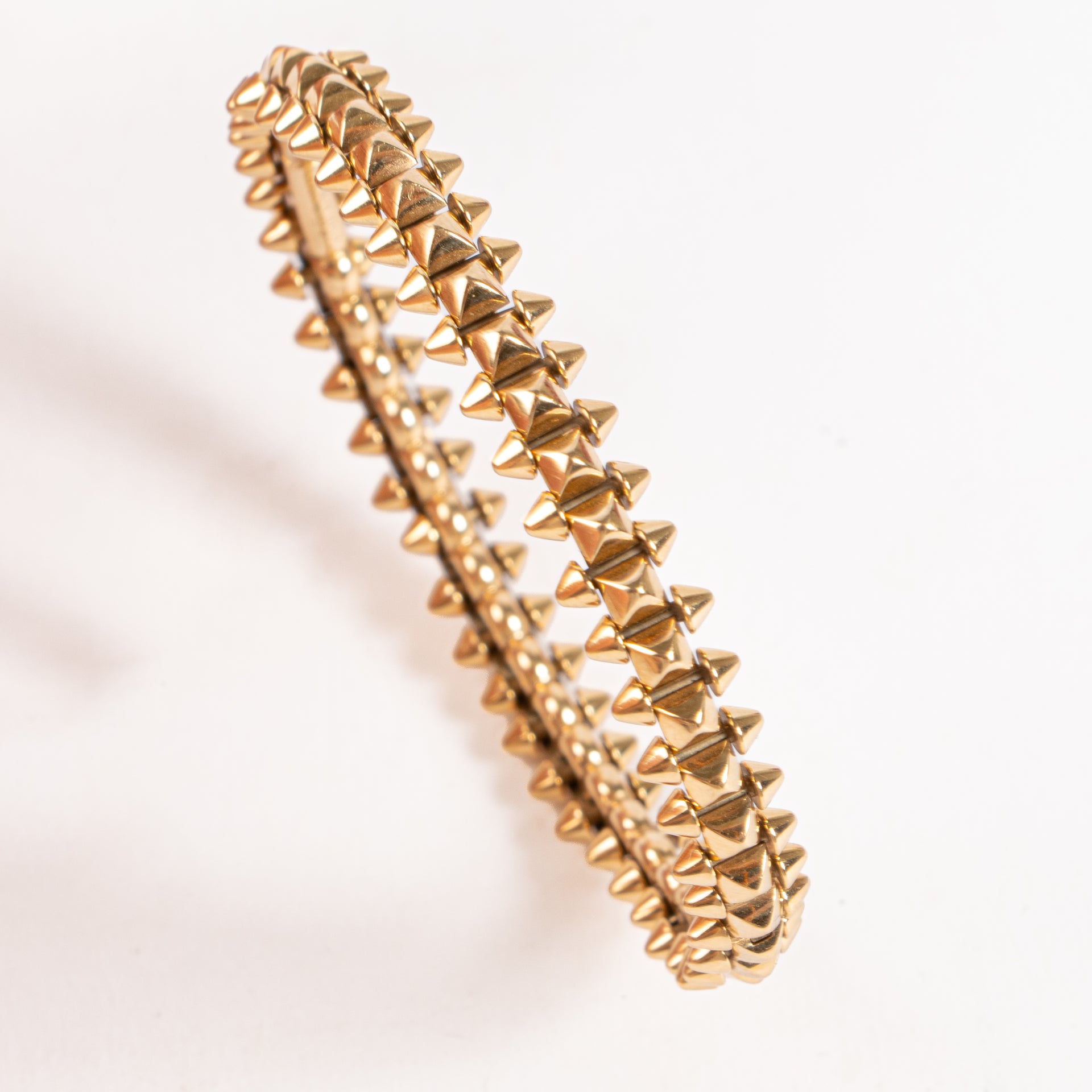 Shop the authentic Cartier Yellow Gold Clash Bracelet on Labellov.com !