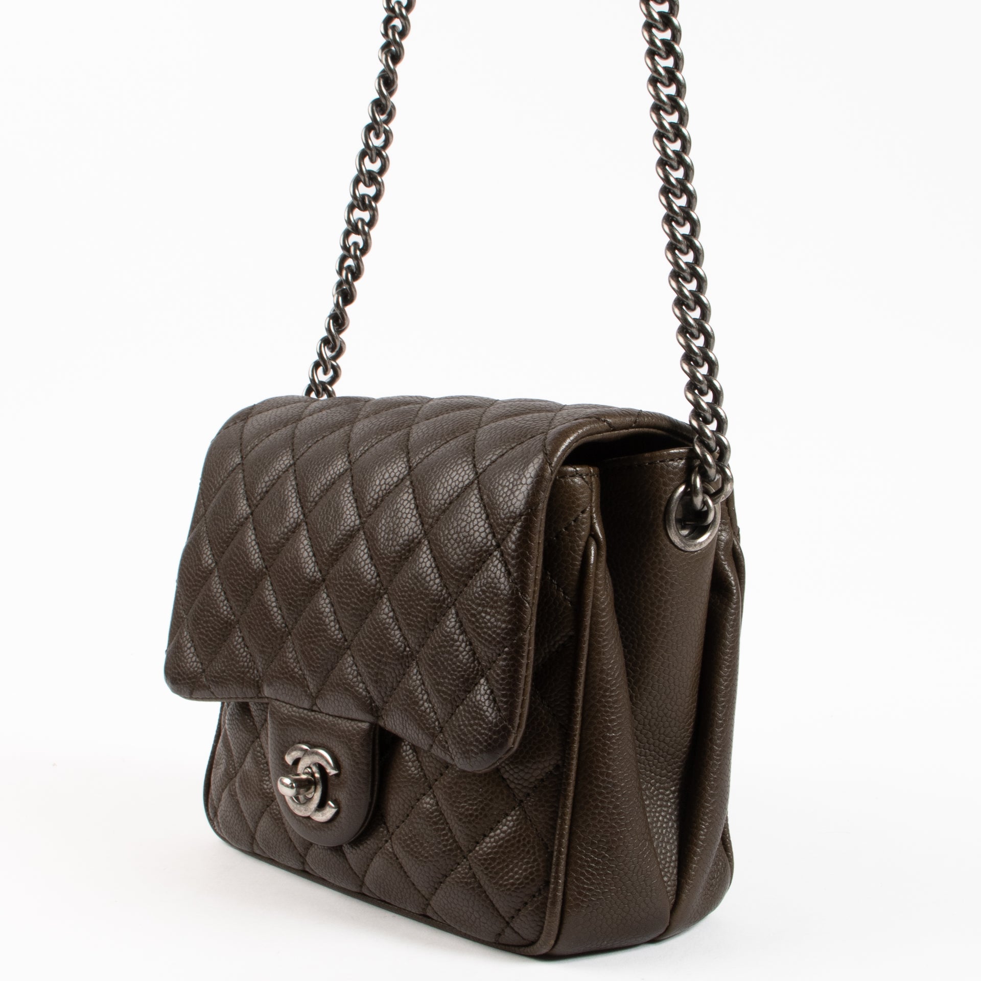 Shop the authentic Chanel Brown Calfskin Small Rock Flap Bag on Labellov.com !
