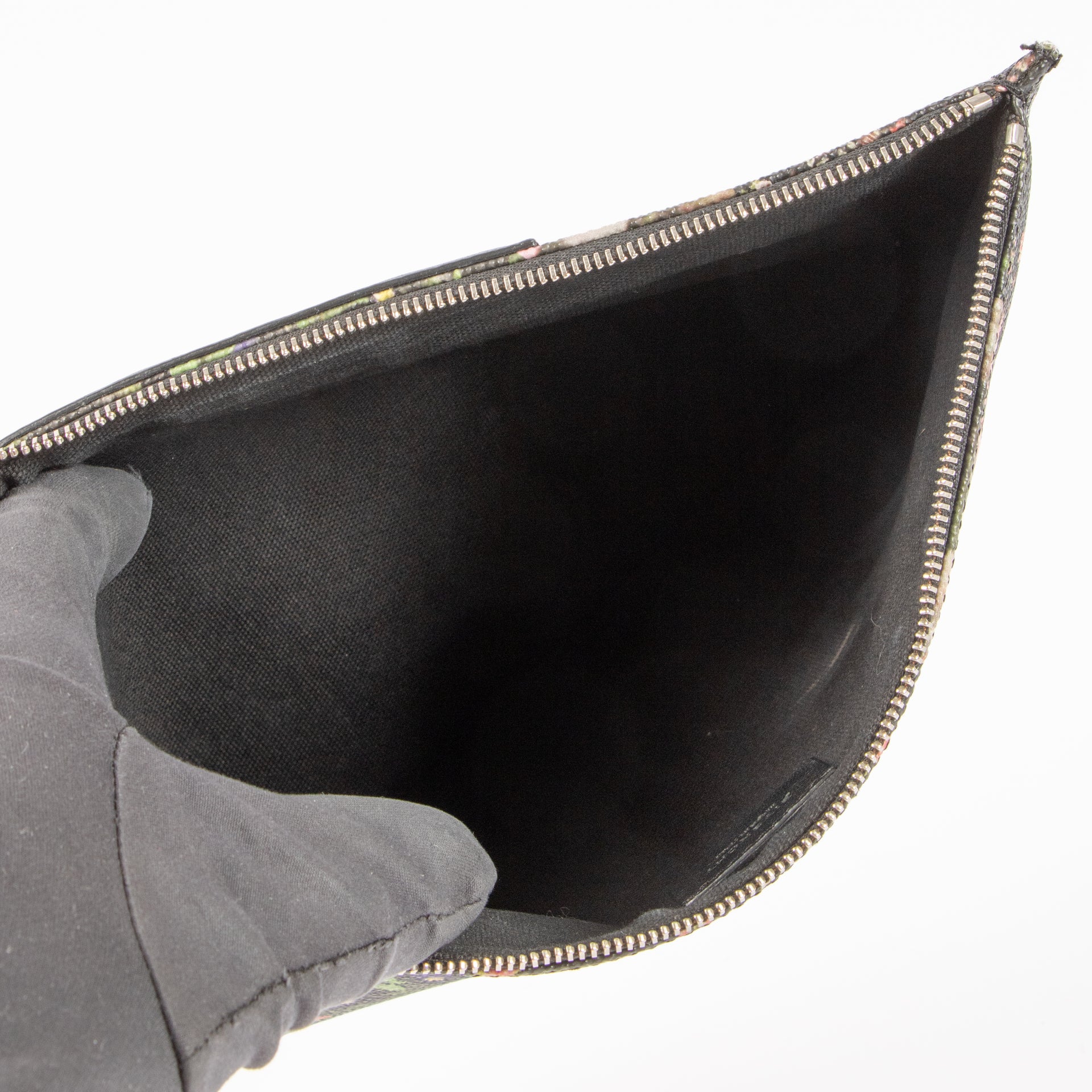 Shop the authentic Givenchy Black Floral Printed Leather Clutch on Labellov.com !