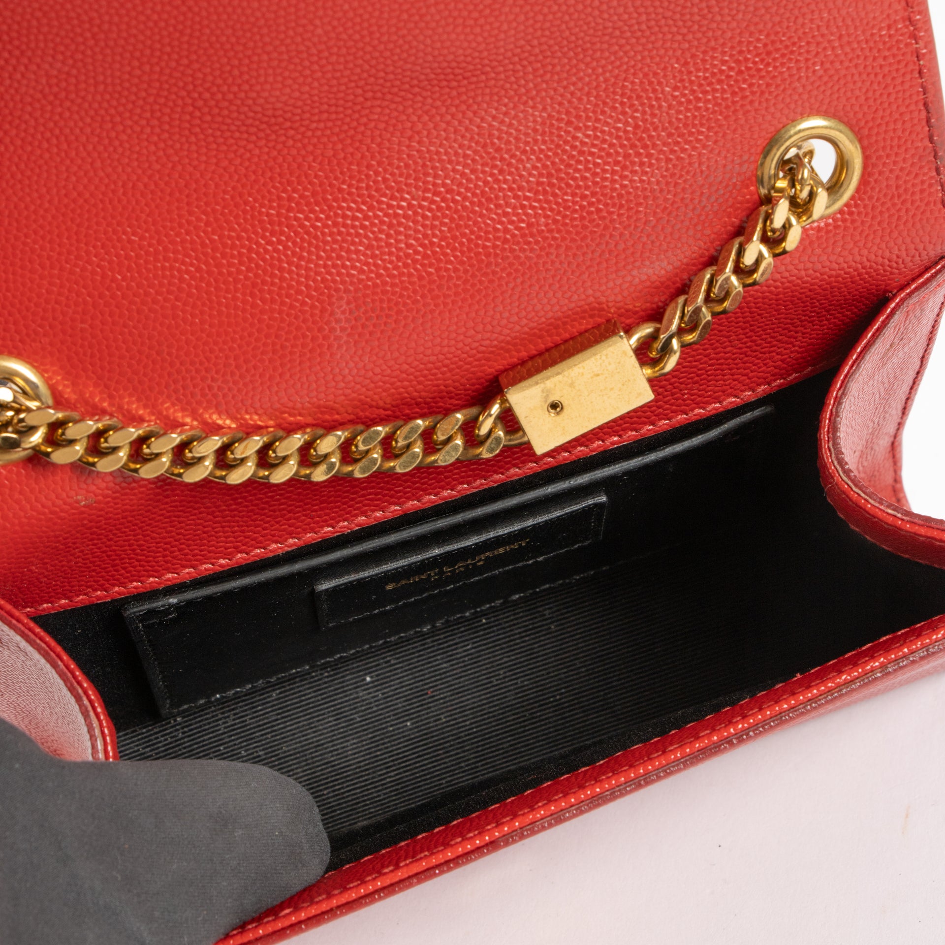 Shop the authentic Saint Laurent Red Leather Kate Small Bag on Labellov.com !