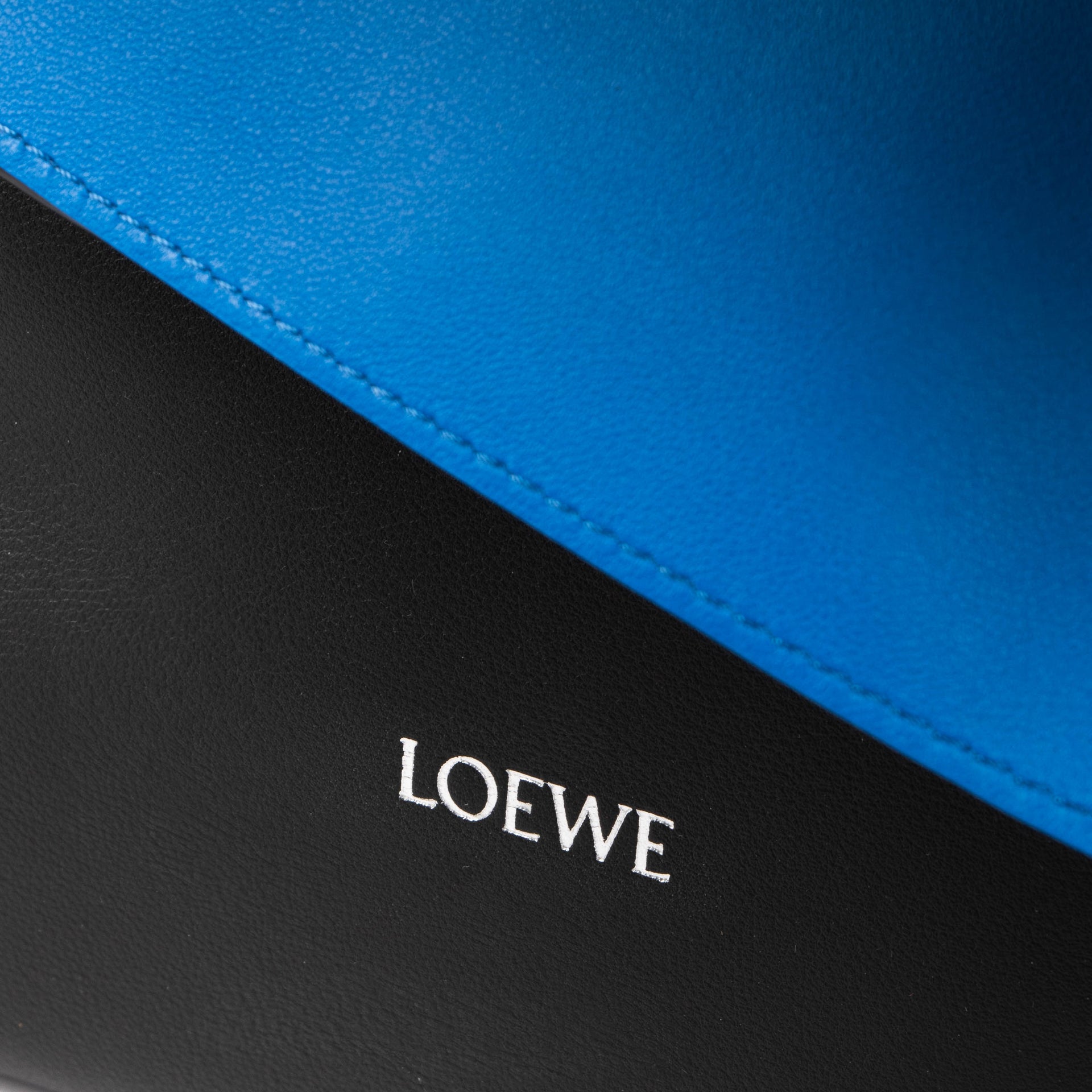 Shop the authentic Loewe Black Nappa Calfskin Medium Millefeuille Flamenco Clutch second hand on Labellov.com
