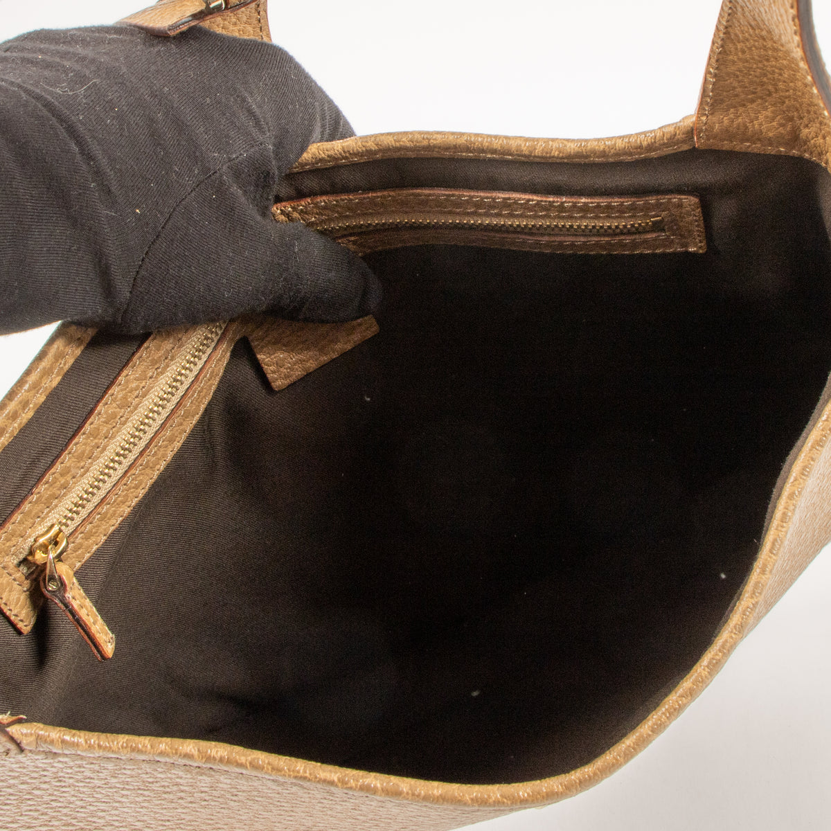 Shop this authentic Gucci Brown Leather Retro G Jackie Bag pre-loved on Labellov.com