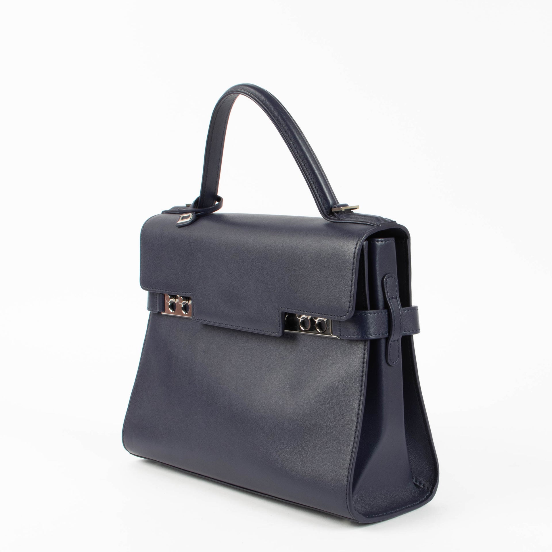 Shop the authentic Delvaux Indigo Calf Souple Tempête MM second hand on Labellov.com