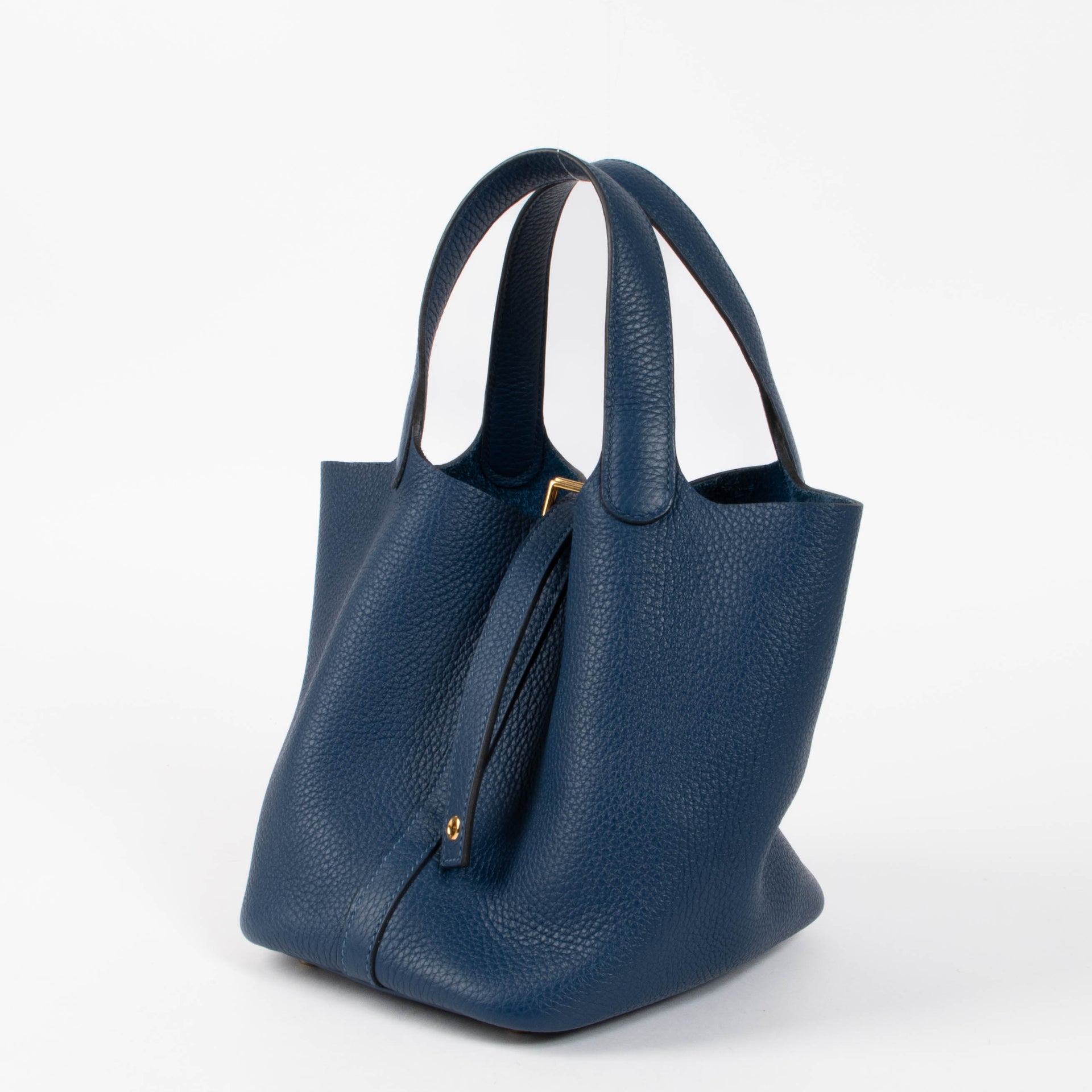 Shop this authentic Hermès Picotin Lock 18 Deep Blue GHW pre-loved on Labellov.com