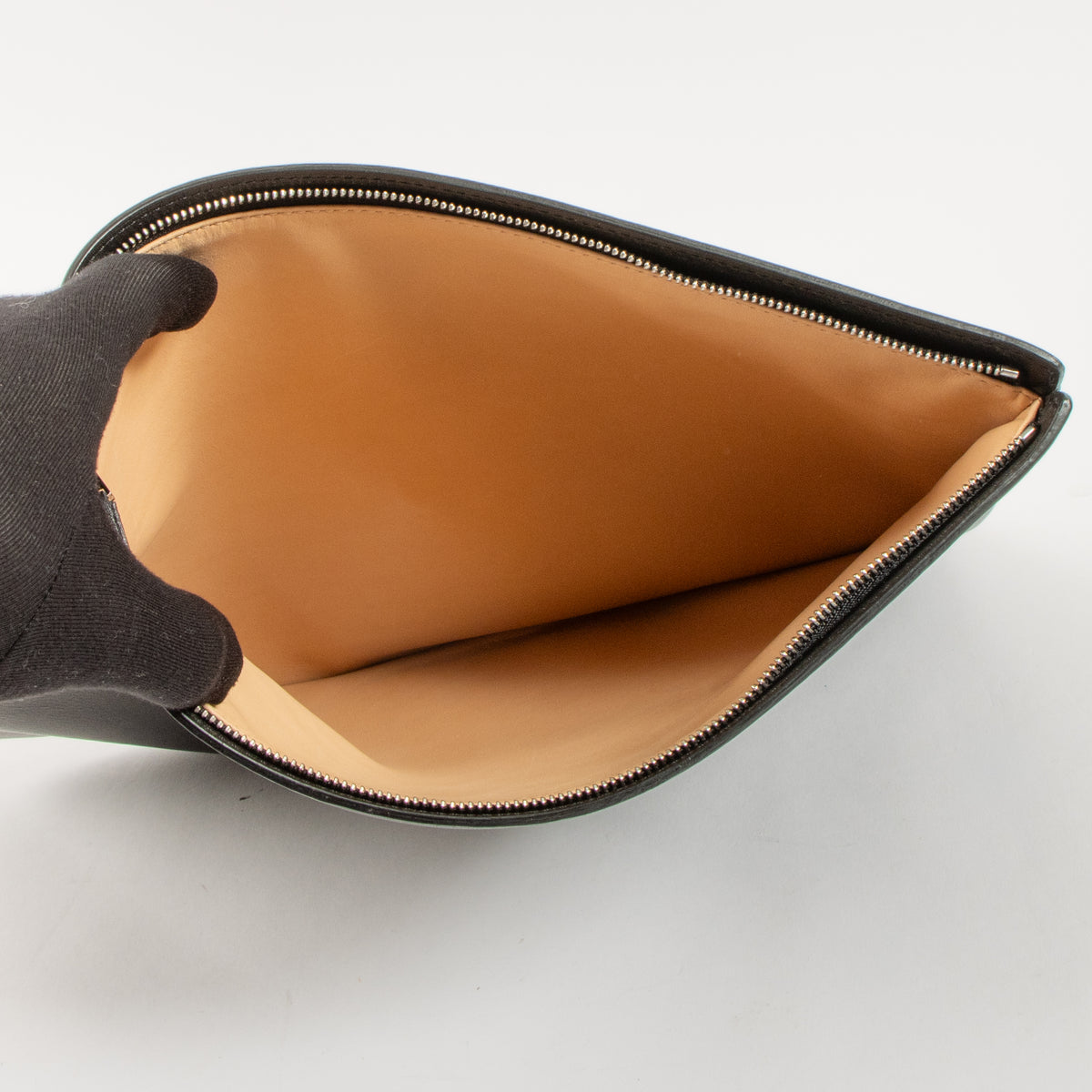 Shop the authentic Delvaux Black Allure XL Pochette Clutch second hand on Labellov.com!