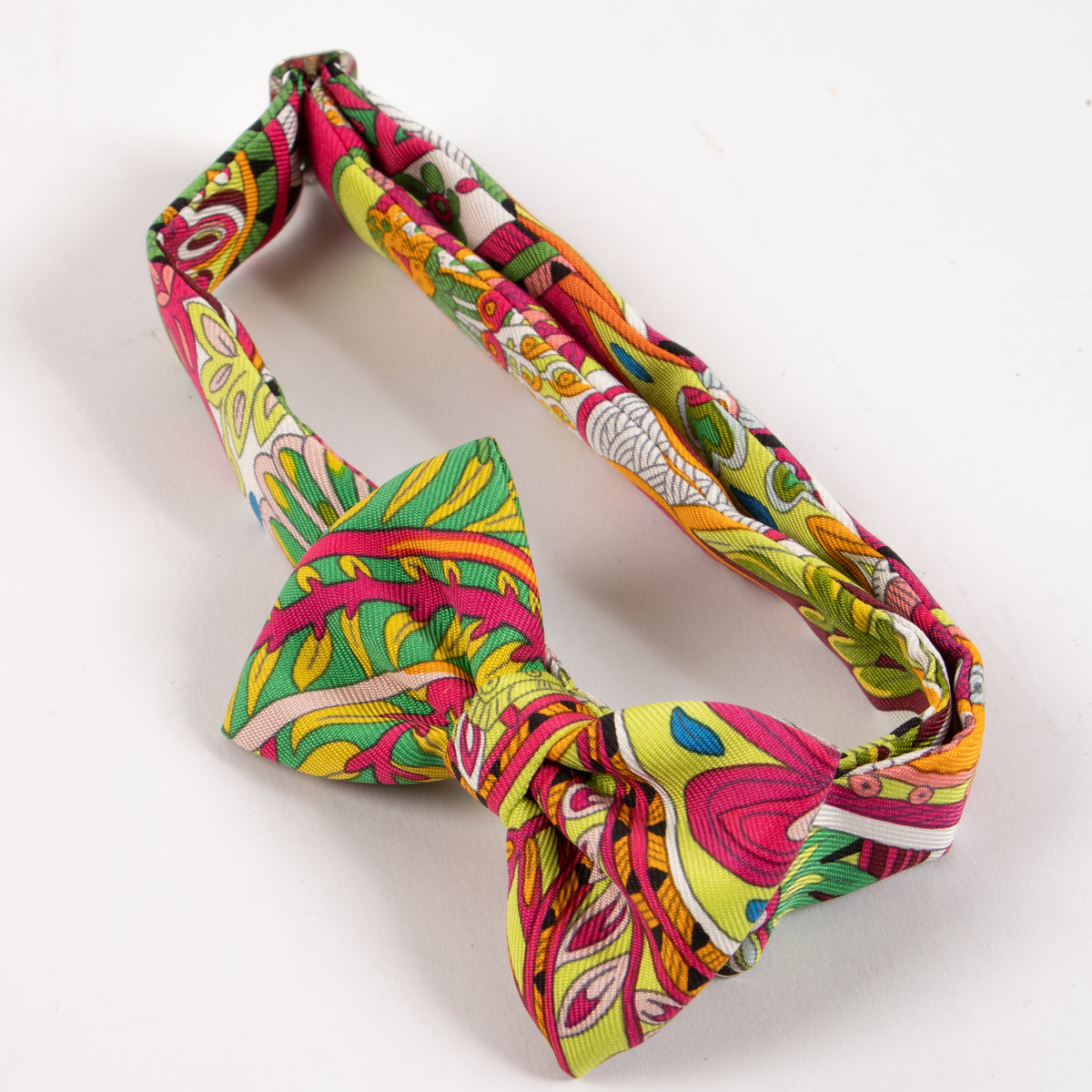 Shop the authentic Hermes Multicolor Bow Tie second hand on Labellov.com!