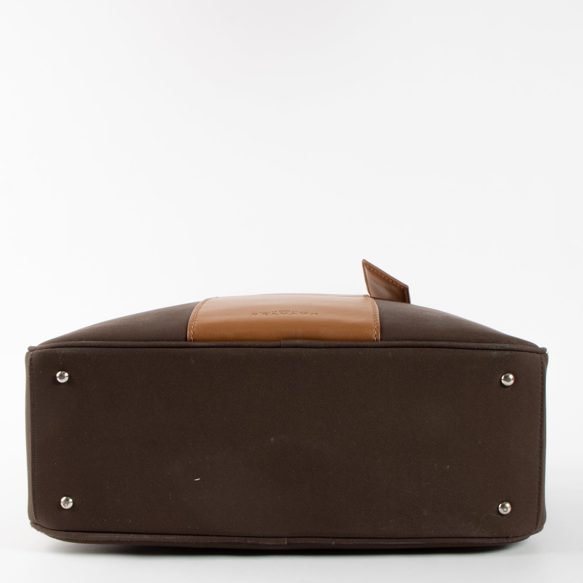Shop the authentic Delvaux Brown Airess Business Case second hand on Labellov.com!